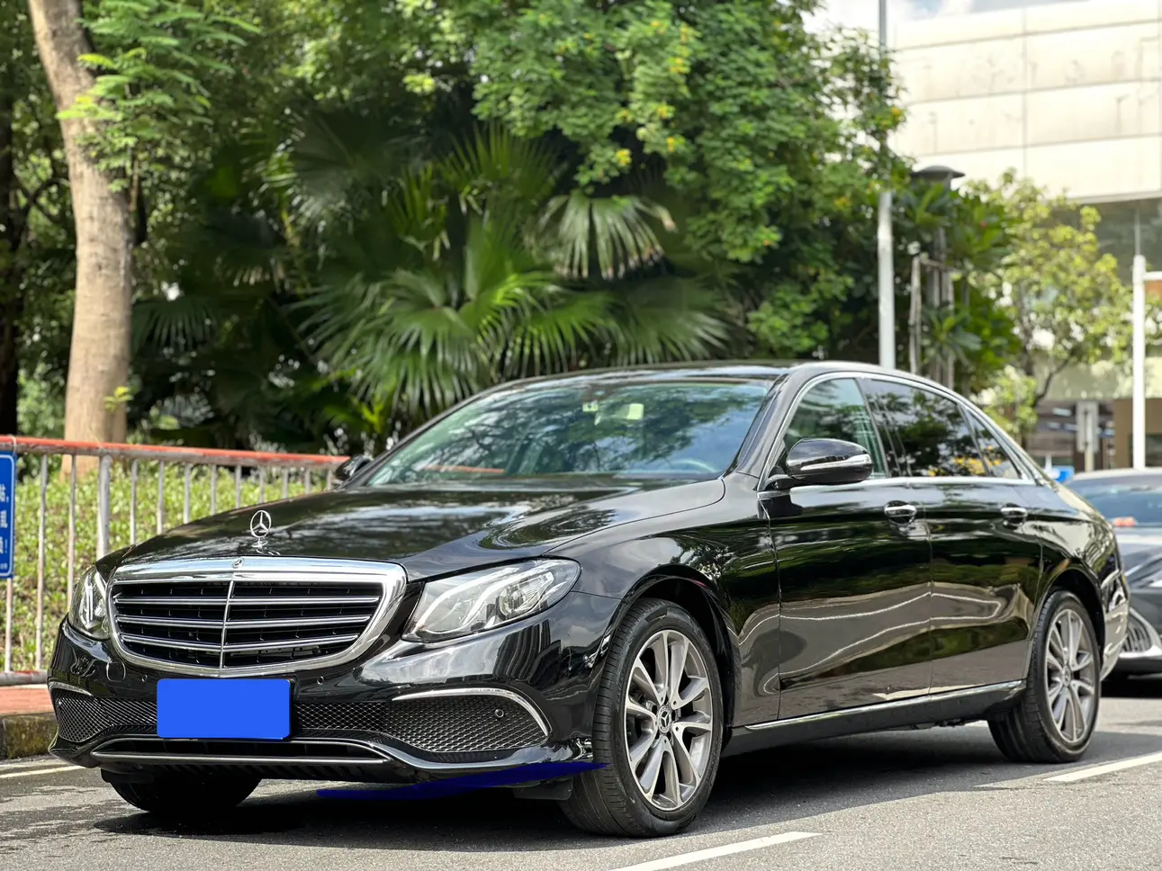 Mercedes-Benz E-Class  из Китая