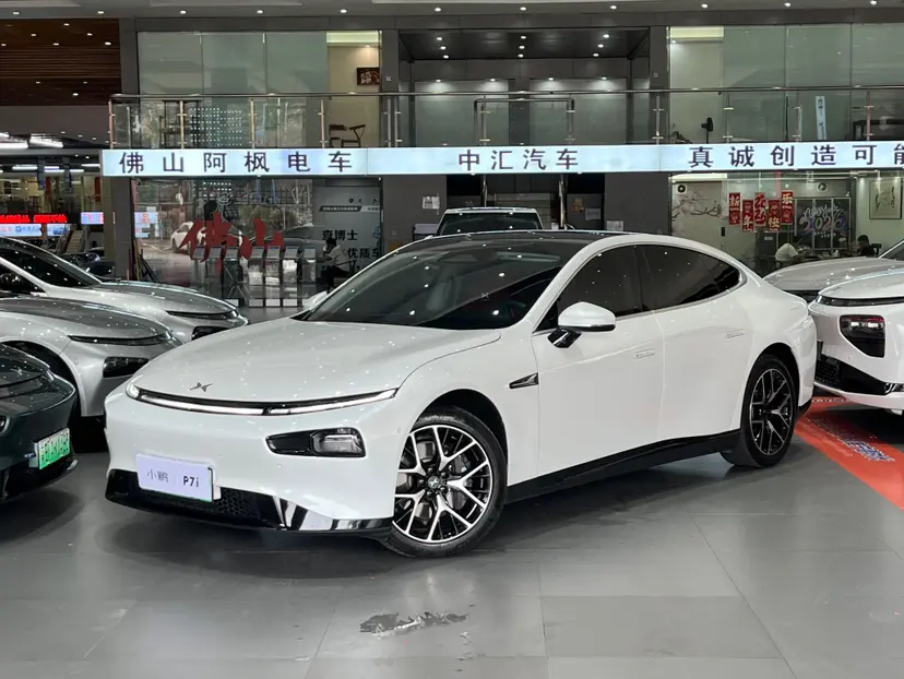 Xpeng P7  из Китая