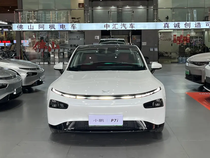 Xpeng P7  из Китая