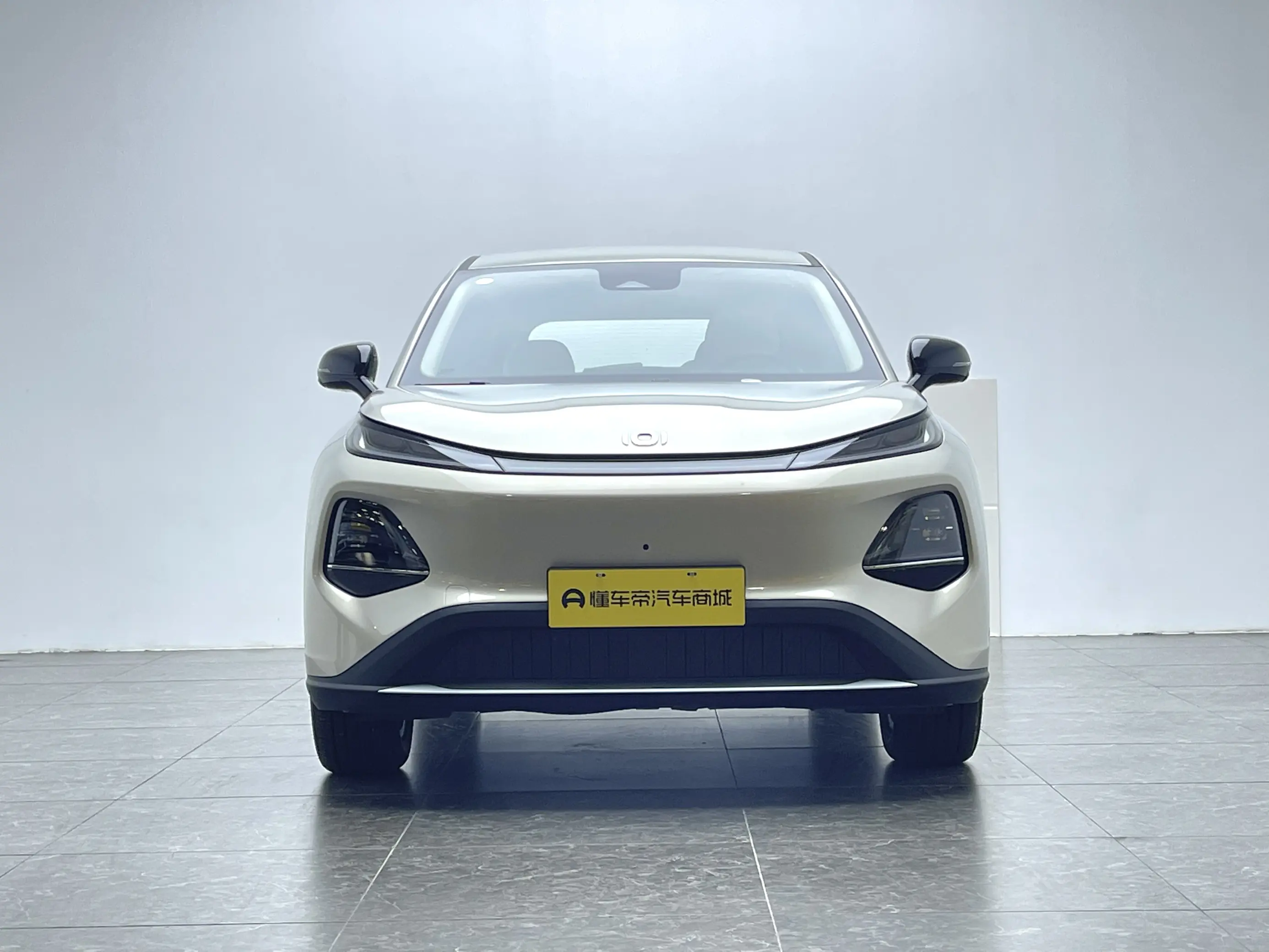 Changan Qiyuan Q05  из Китая