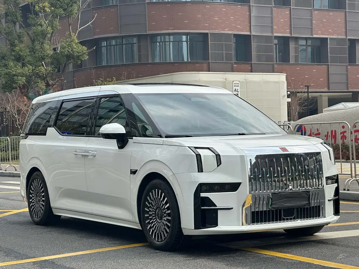 ZEEKR 009  из Китая