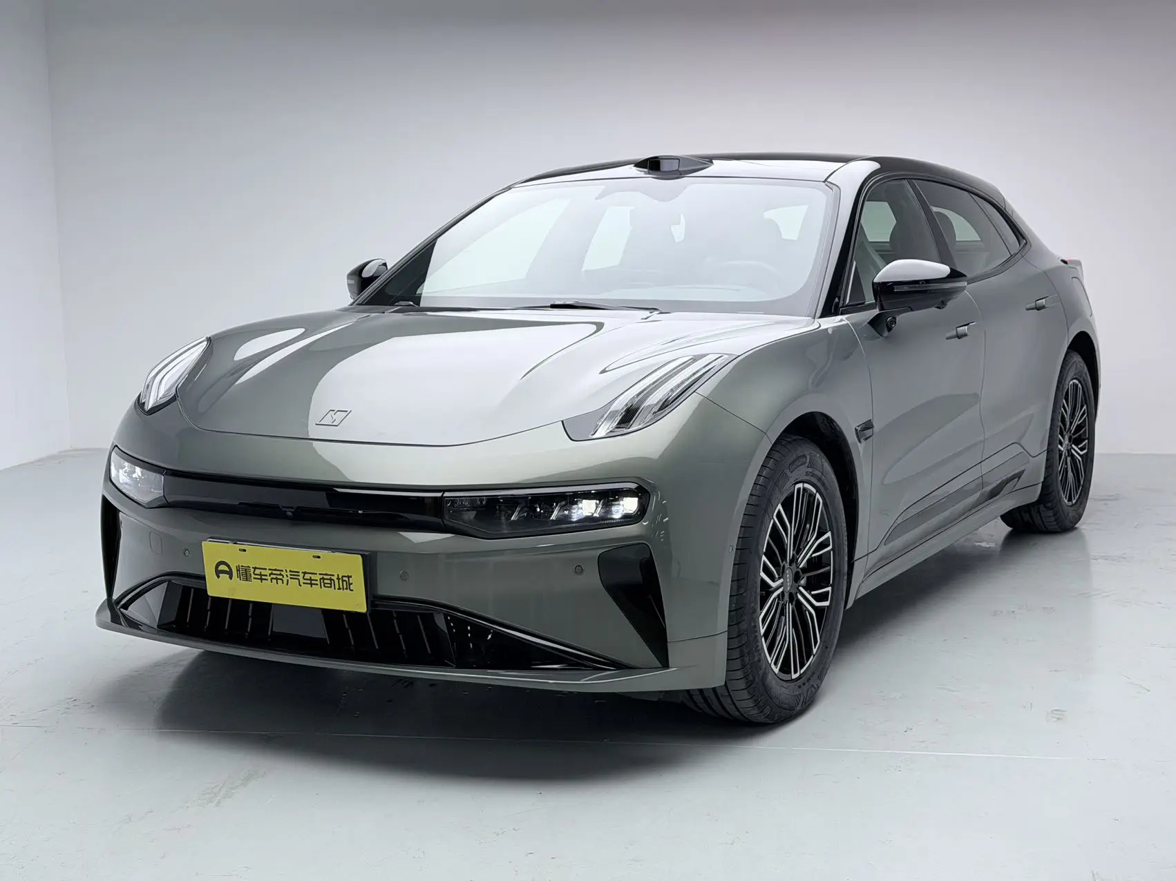 ZEEKR 001  из Китая