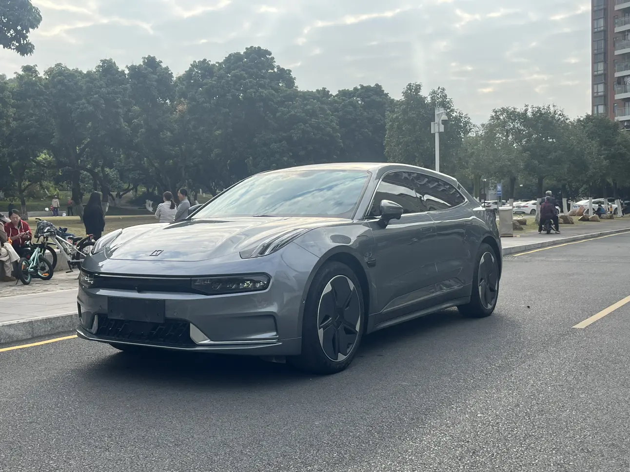 ZEEKR 001  из Китая