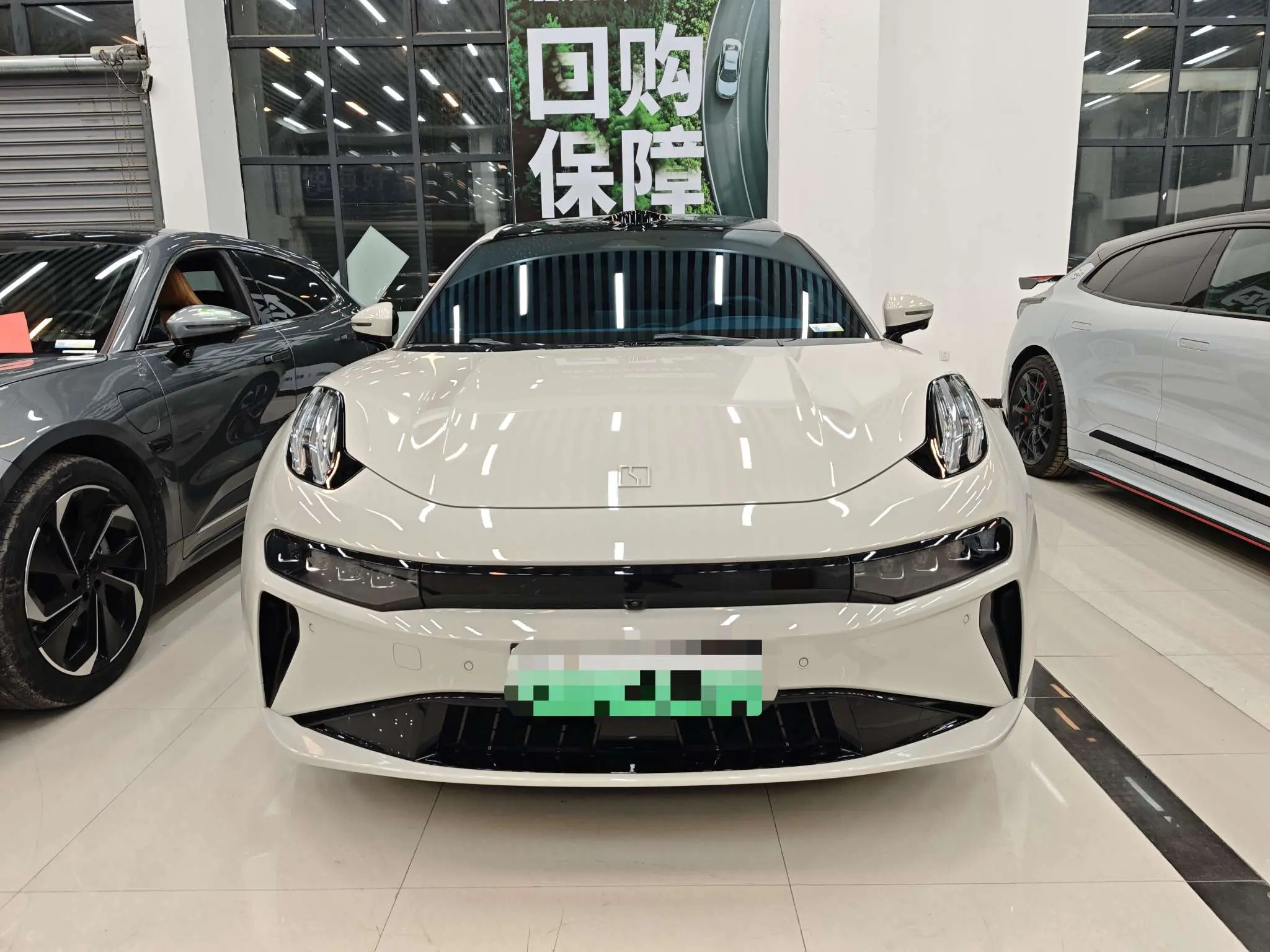 ZEEKR 001  из Китая