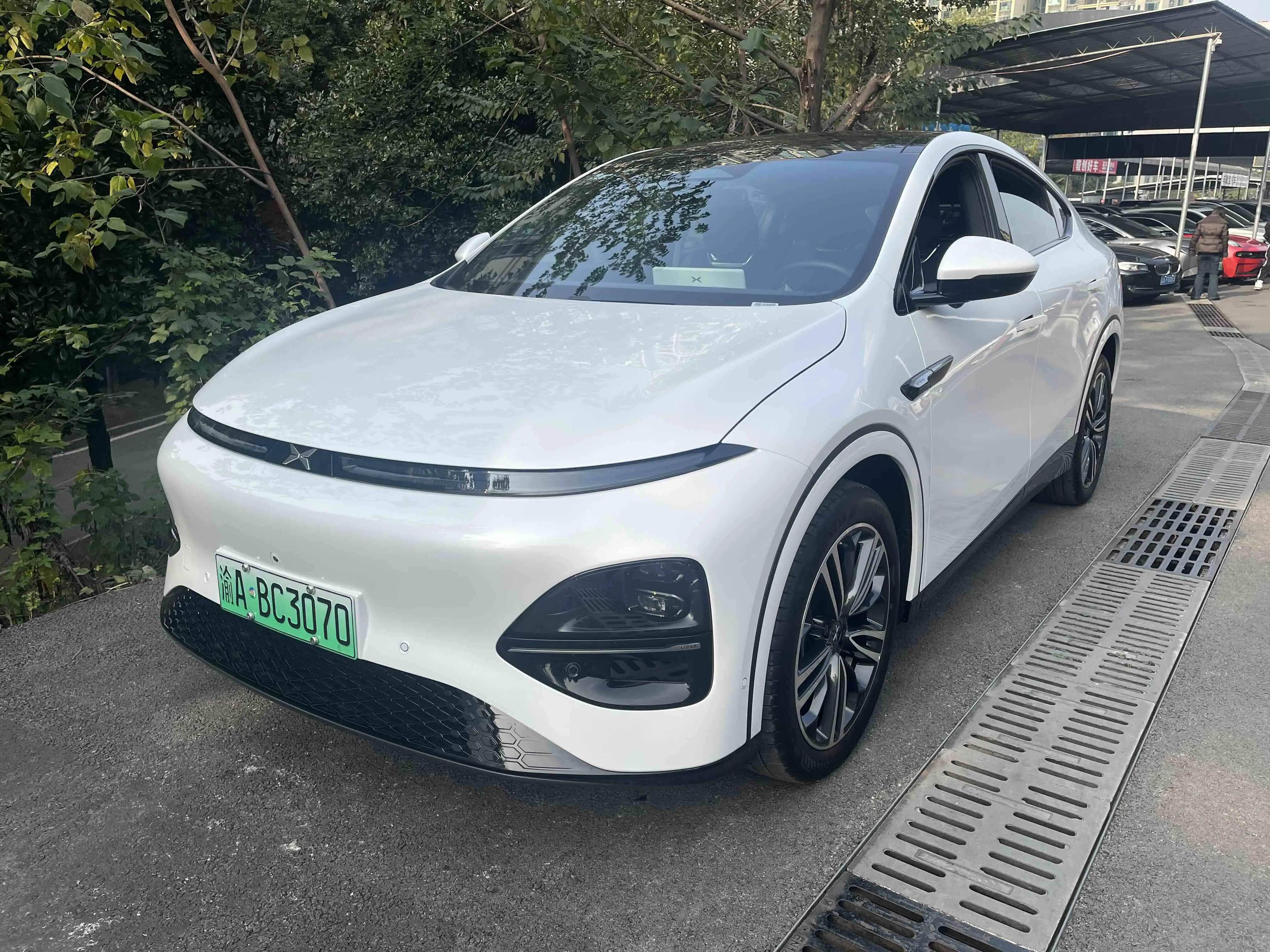 Xpeng G6  из Китая