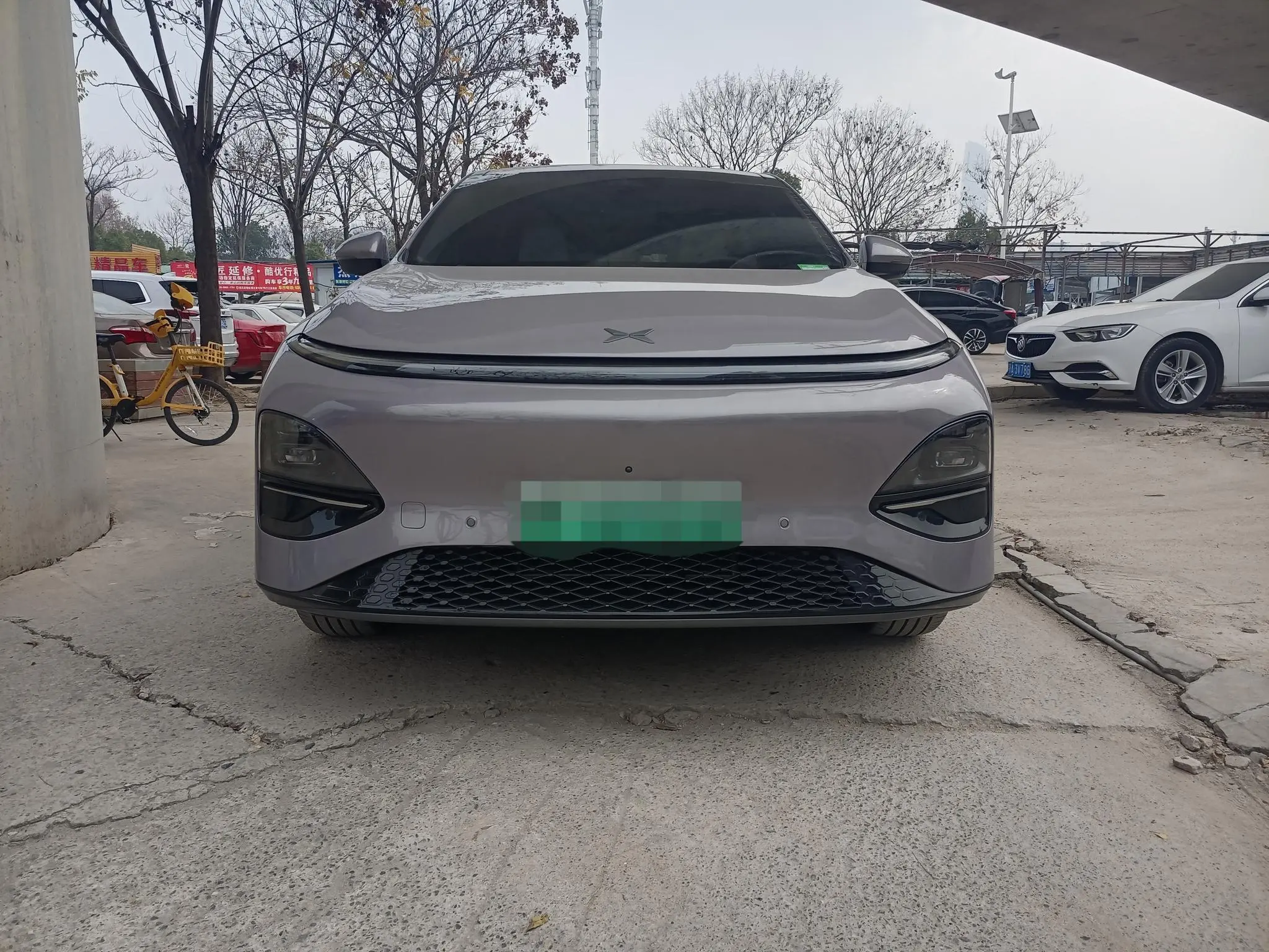 Xpeng G6  из Китая