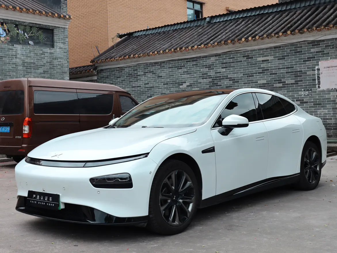Xpeng P7  из Китая
