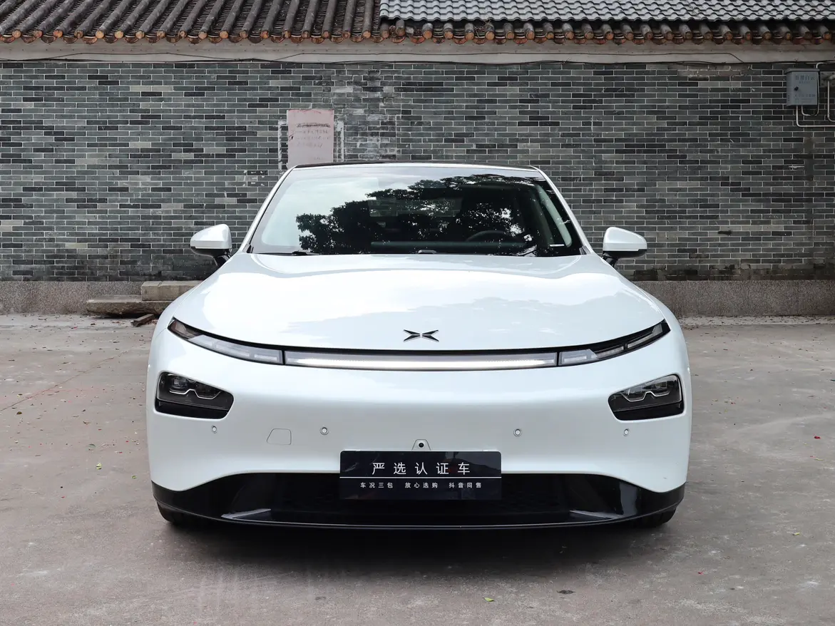 Xpeng P7  из Китая