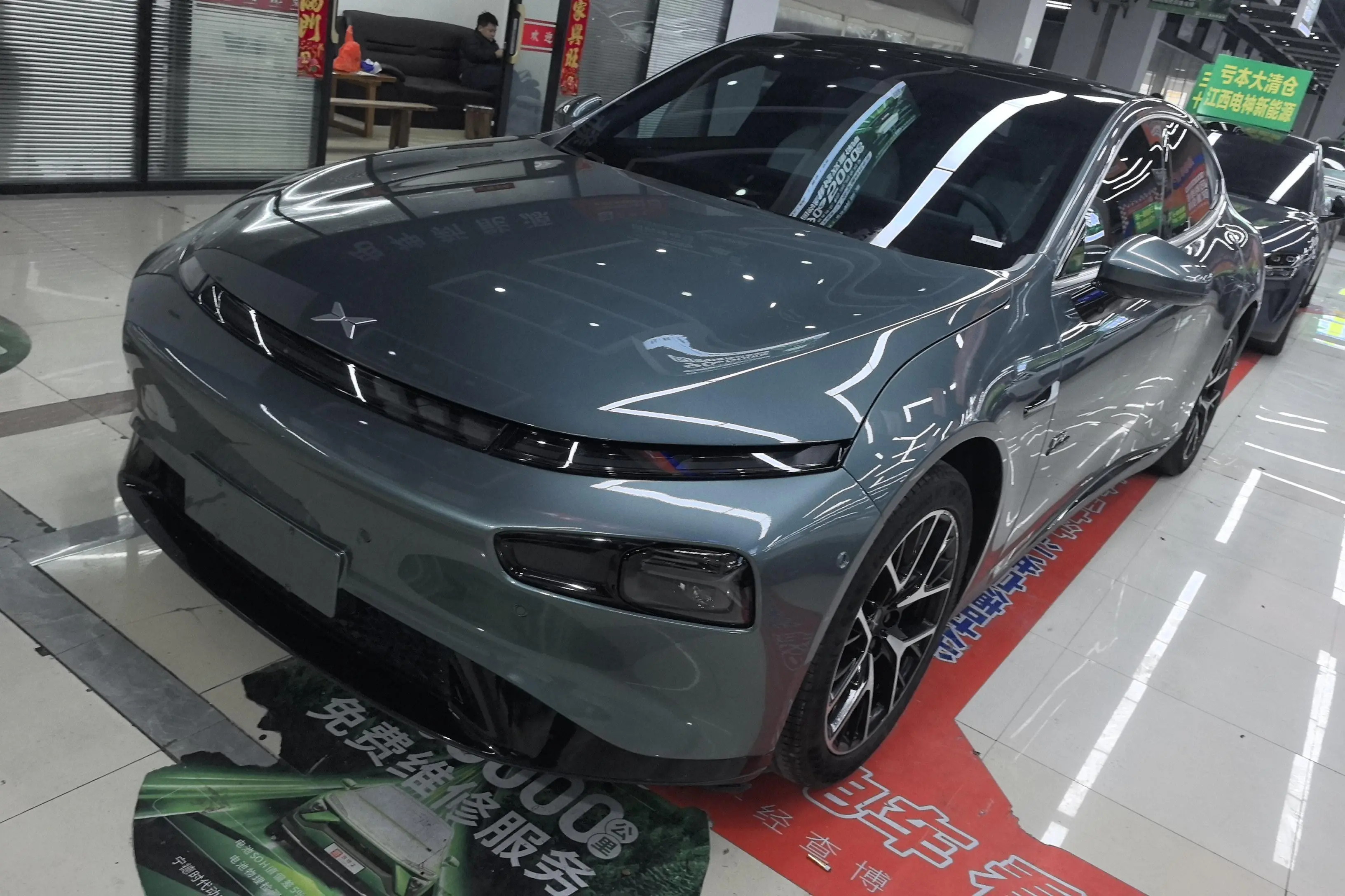 Xpeng P7  из Китая