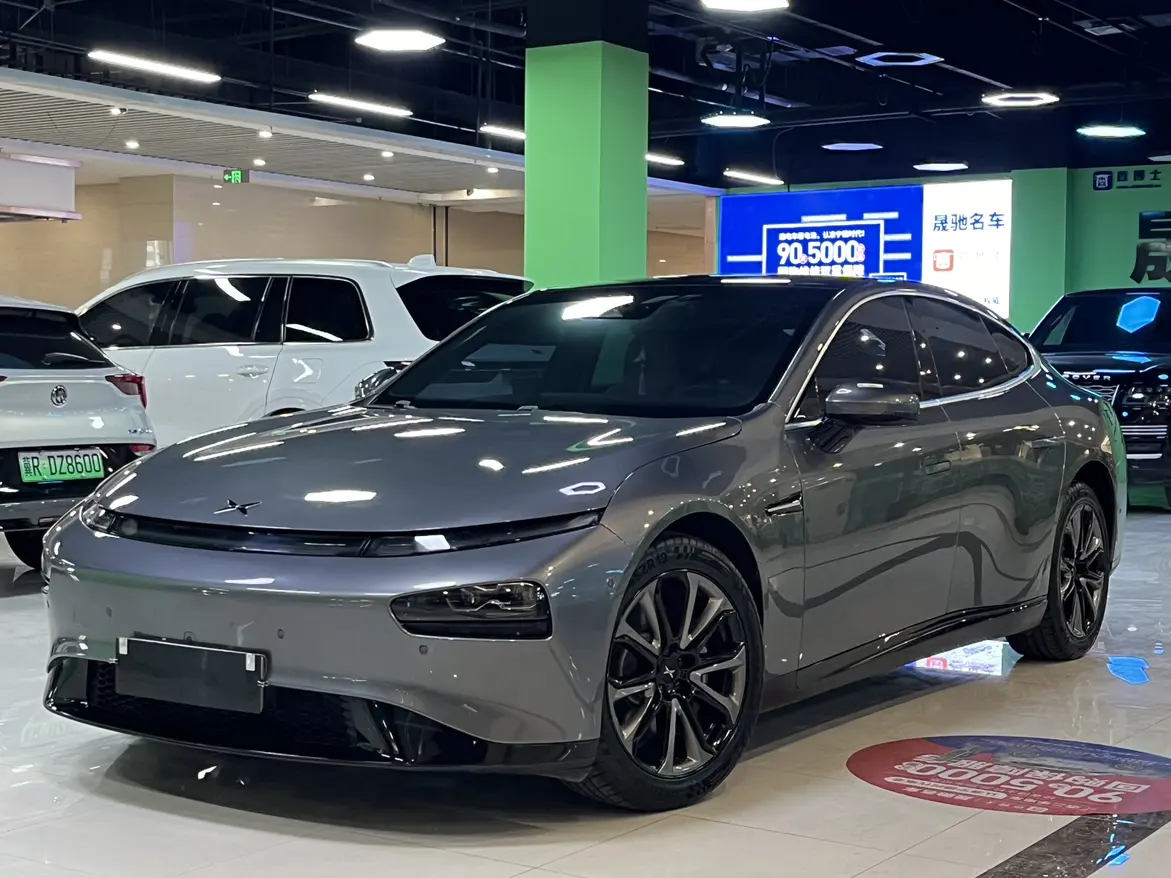 Xpeng P7  из Китая