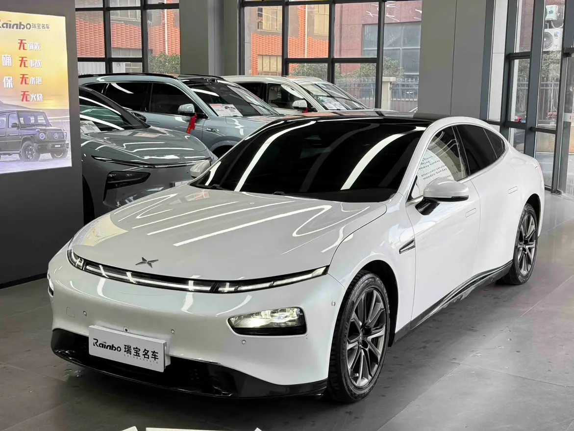 Xpeng P7  из Китая