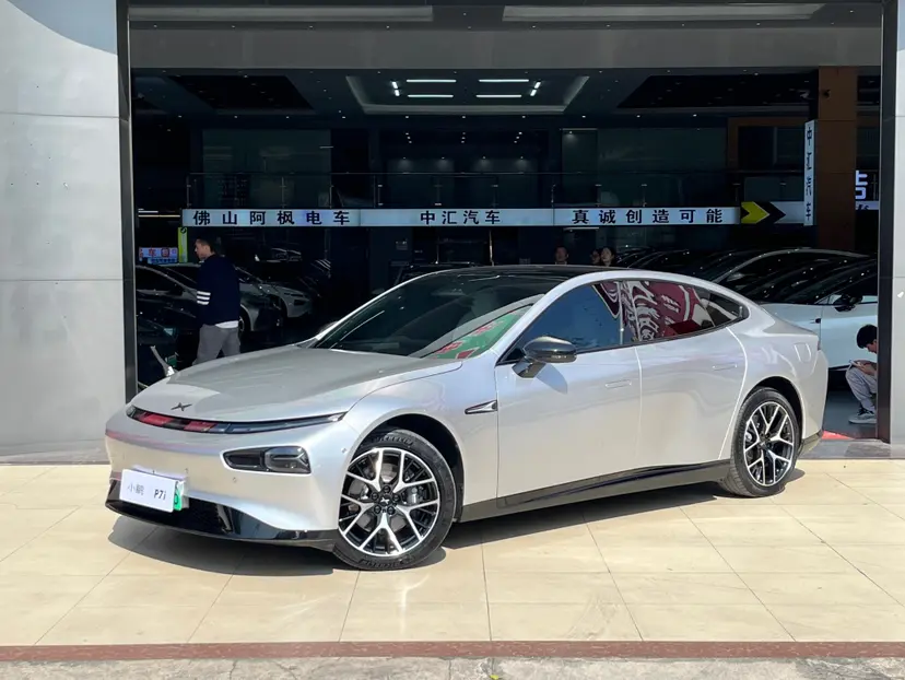 Xpeng P7  из Китая