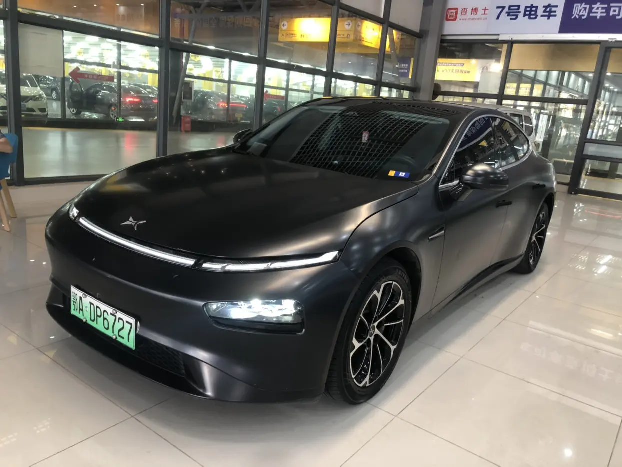 Xpeng P7  из Китая