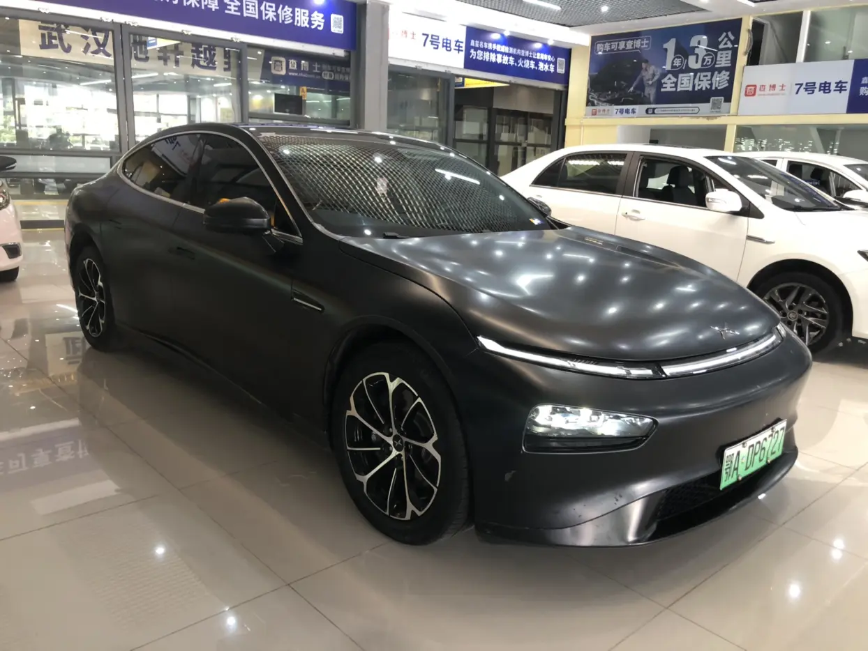 Xpeng P7  из Китая