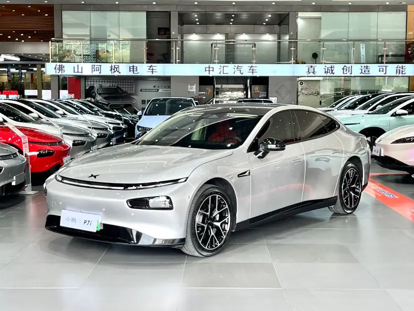 Xpeng P7  из Китая