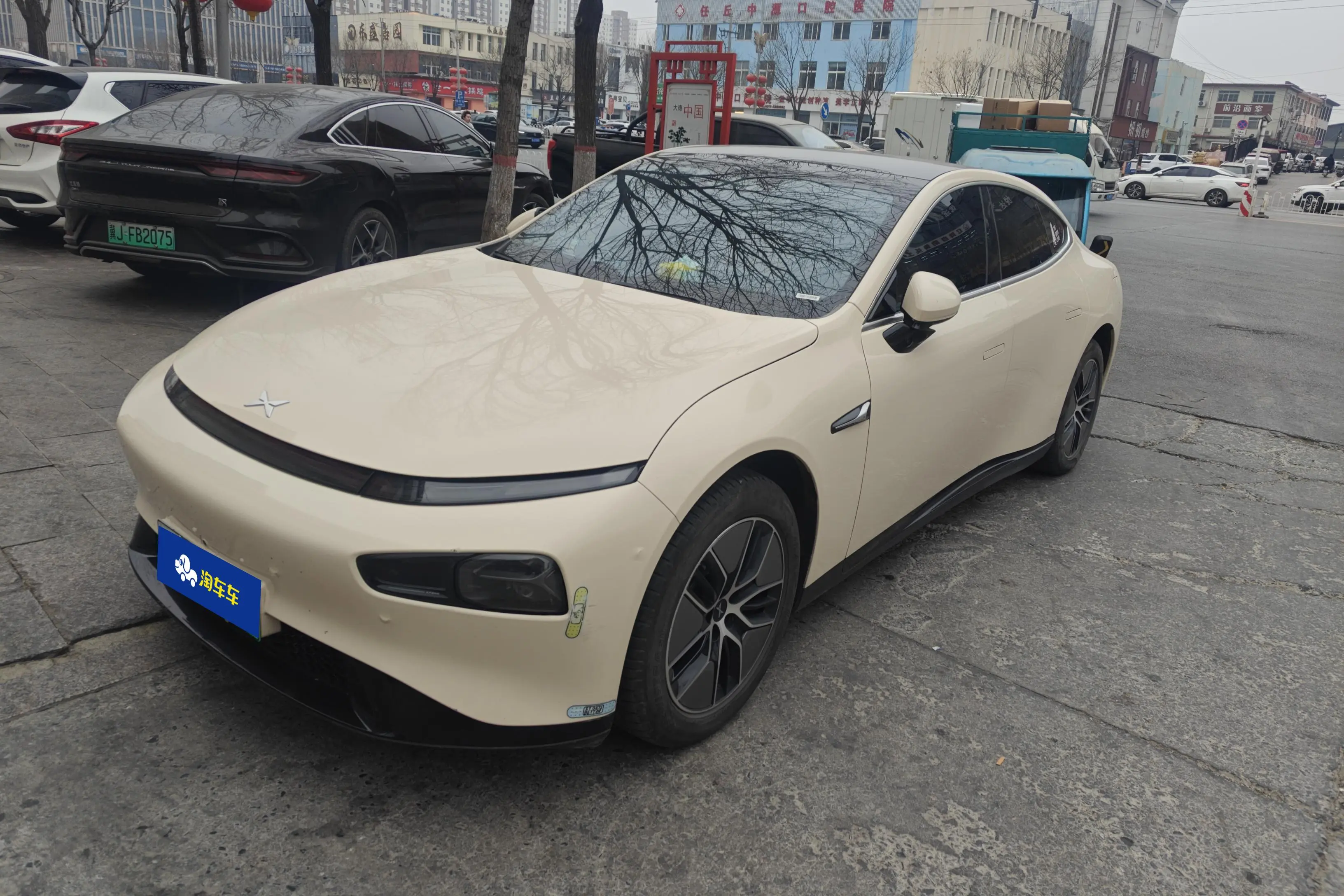 Xpeng P7  из Китая