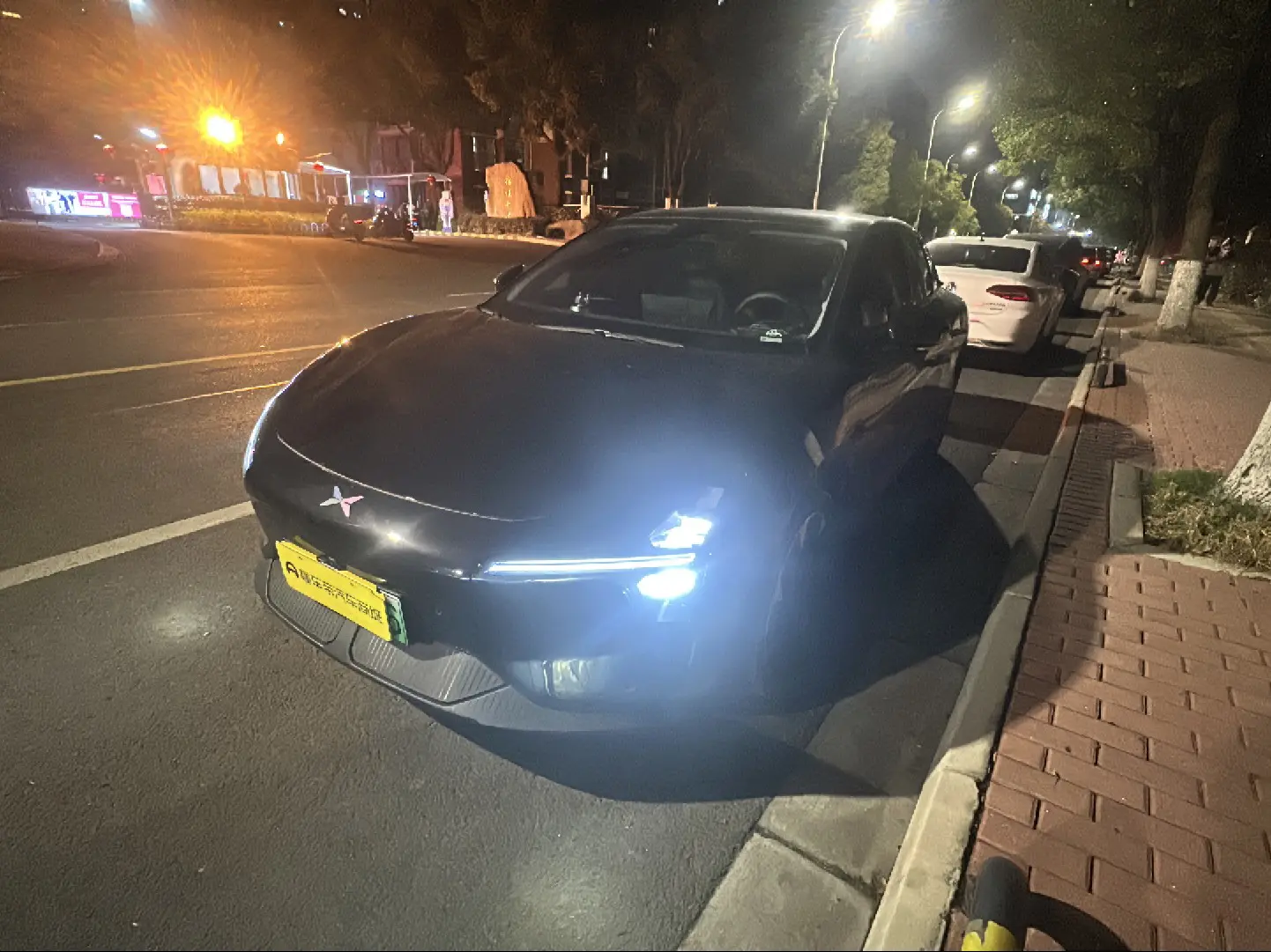 Xpeng Xiaopeng MONA M03  из Китая