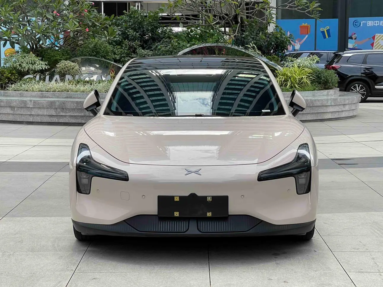 Xpeng Xiaopeng MONA M03  из Китая