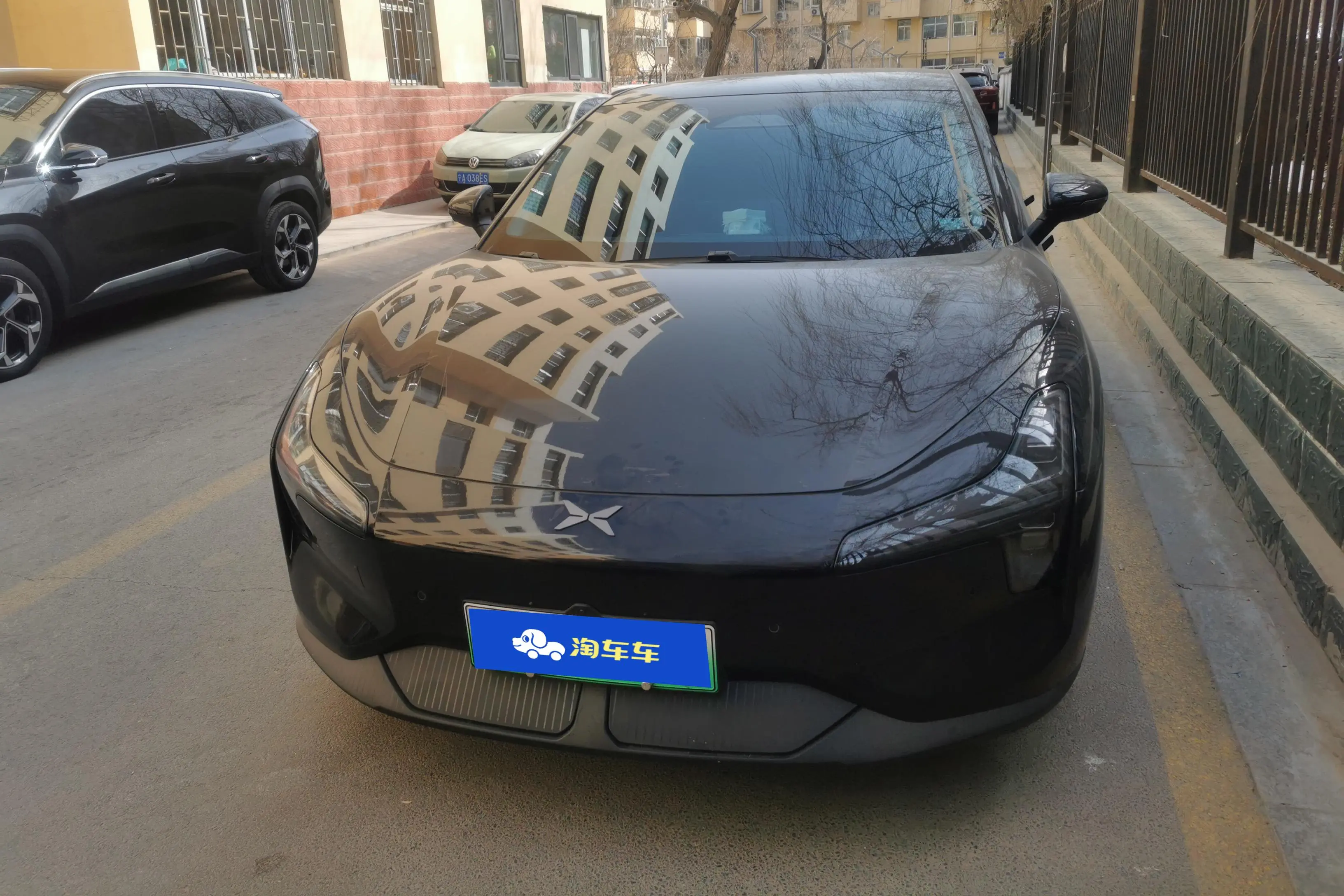 Xpeng Xiaopeng MONA M03  из Китая