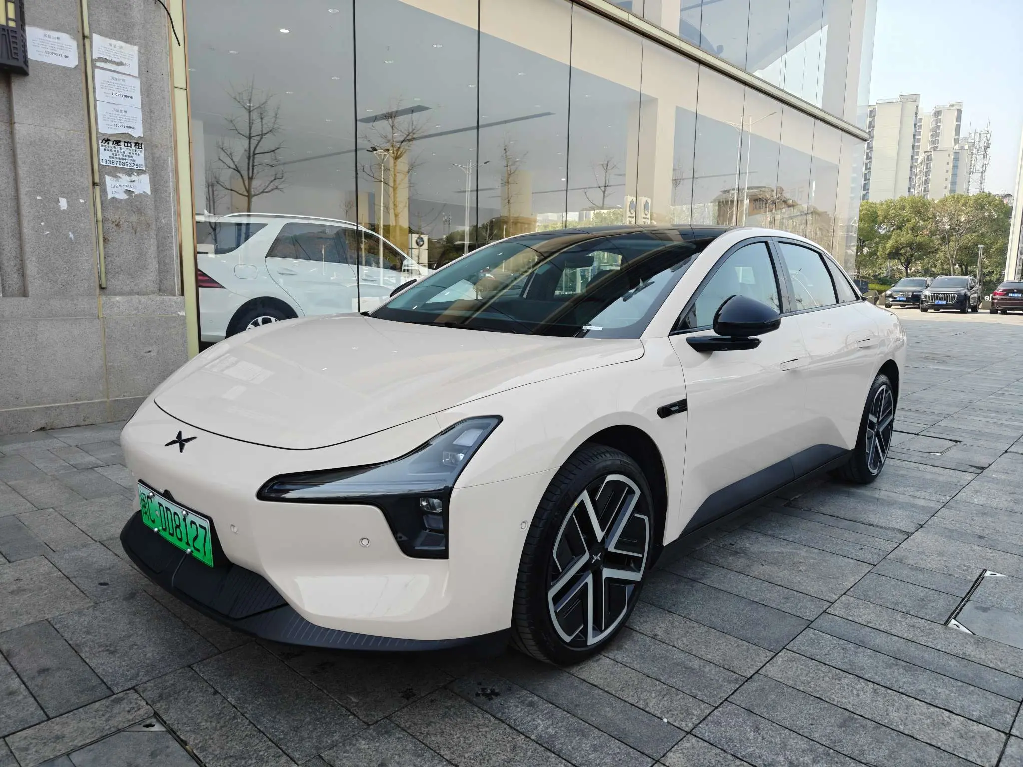 Xpeng Xiaopeng MONA M03  из Китая