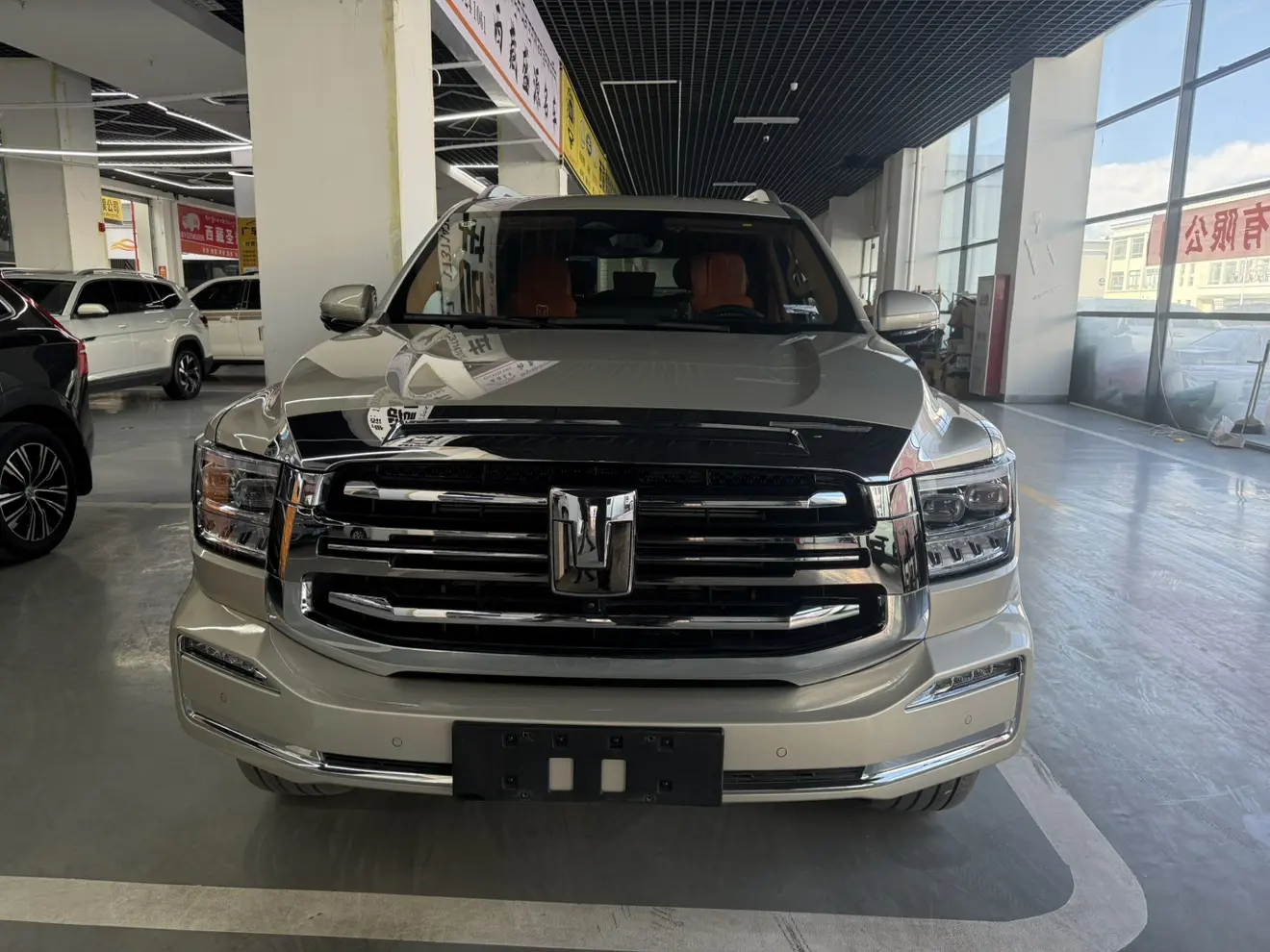 Tank 500 Hi4-T  из Китая