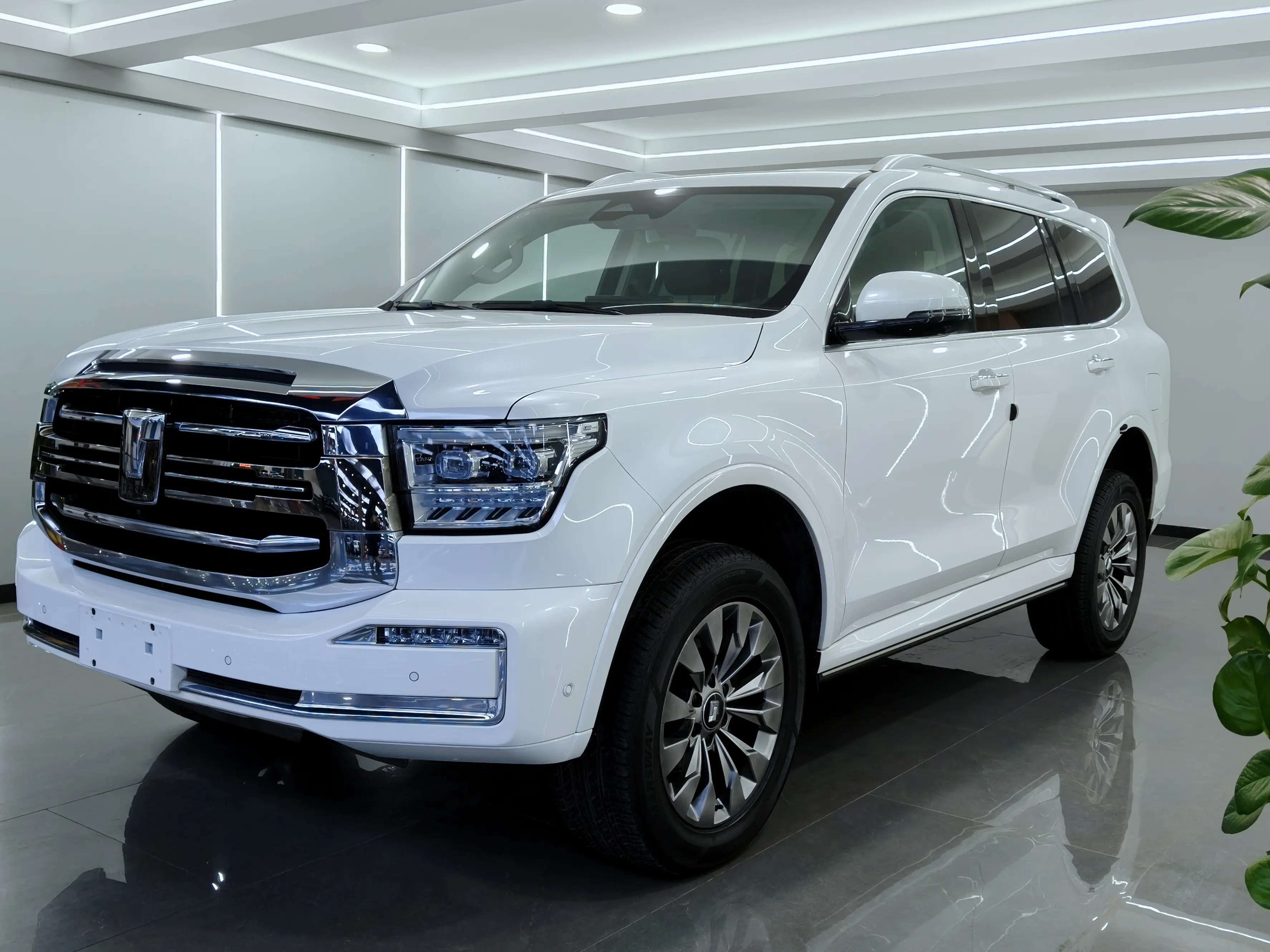 Tank 500  из Китая