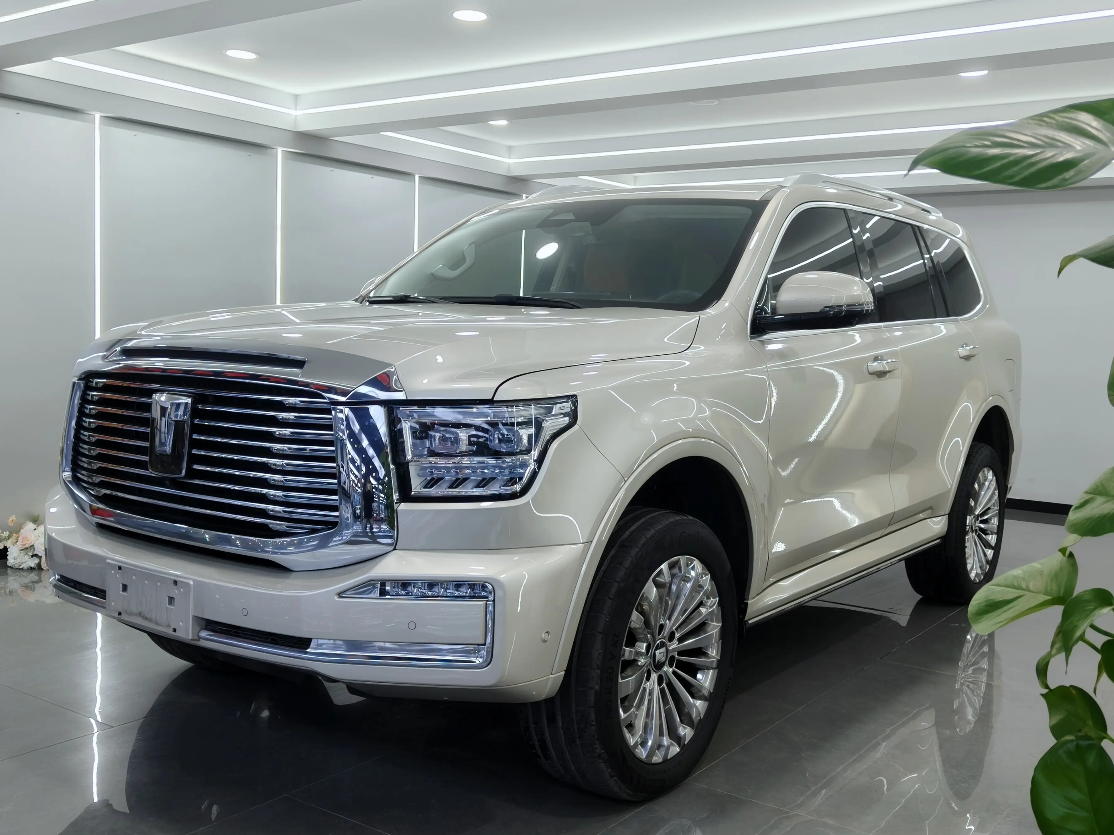 Tank 500  из Китая