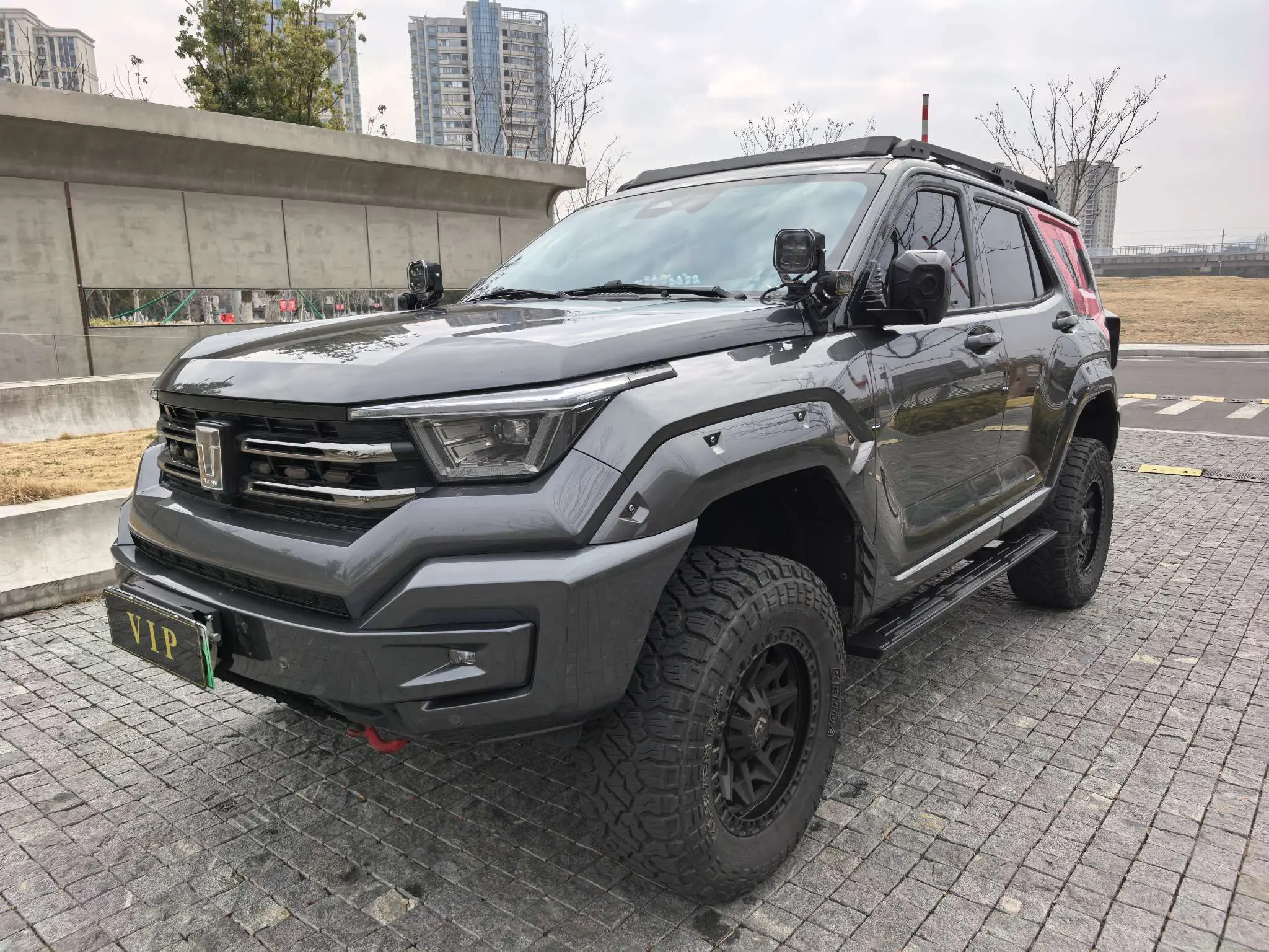 Tank 400 Hi4-T  из Китая