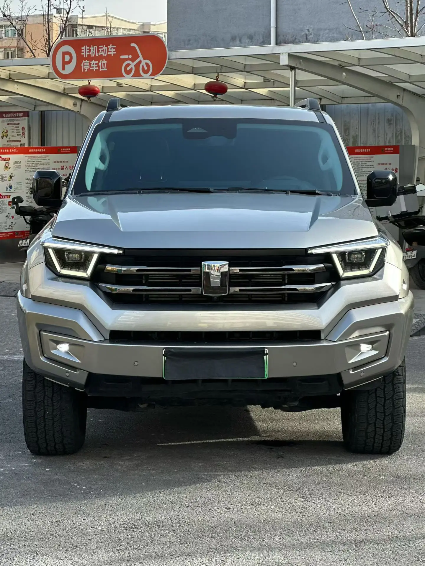 Tank 400 Hi4-T  из Китая