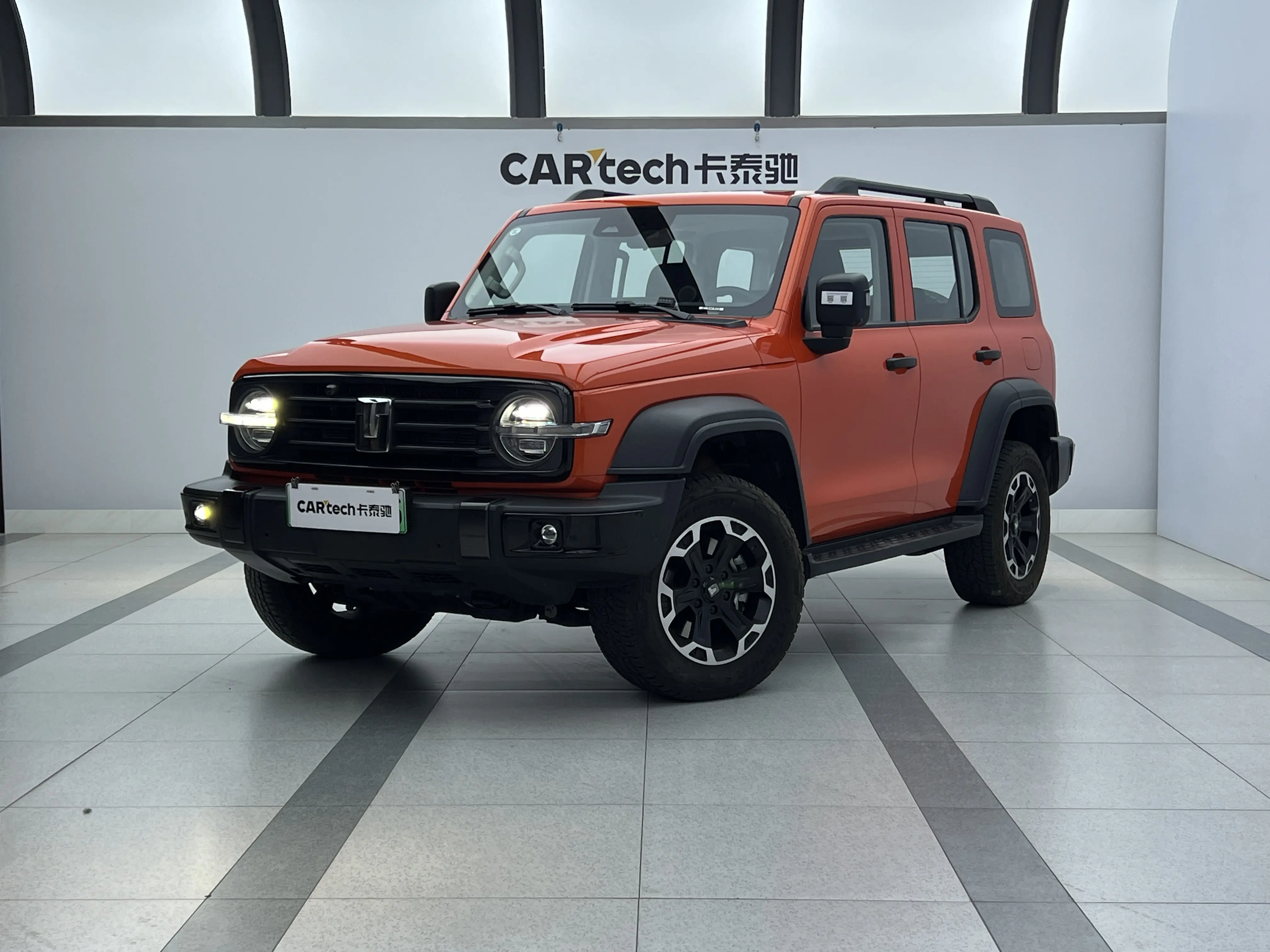 Tank 300 Hi4-T  из Китая