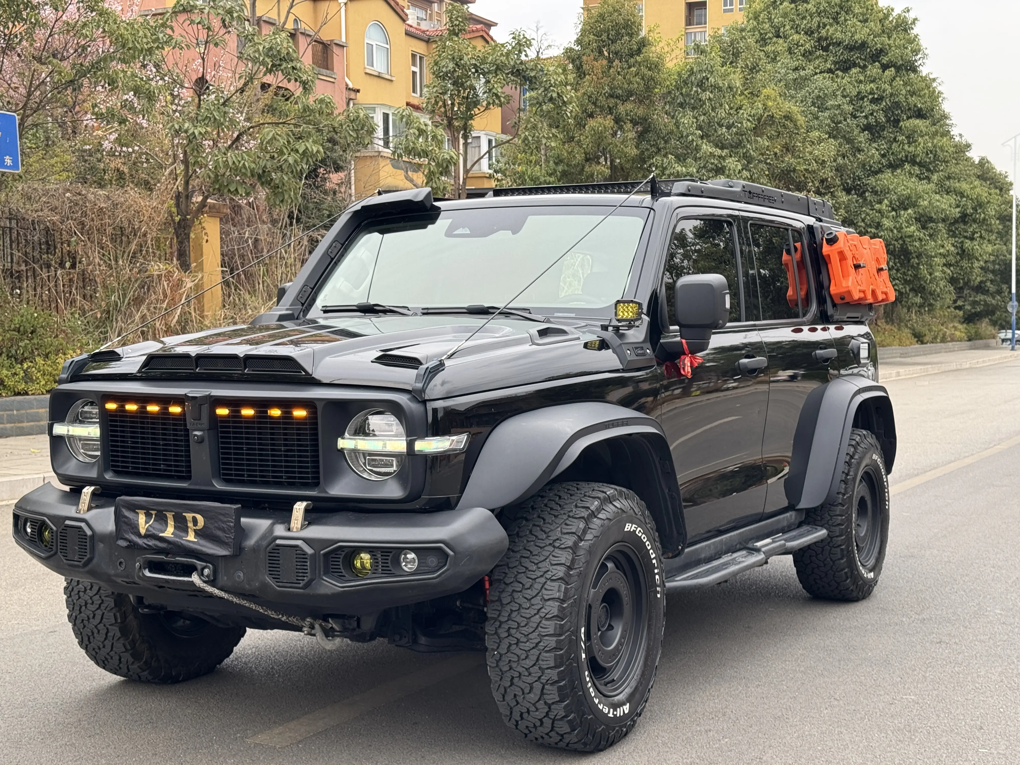 Tank 300  из Китая