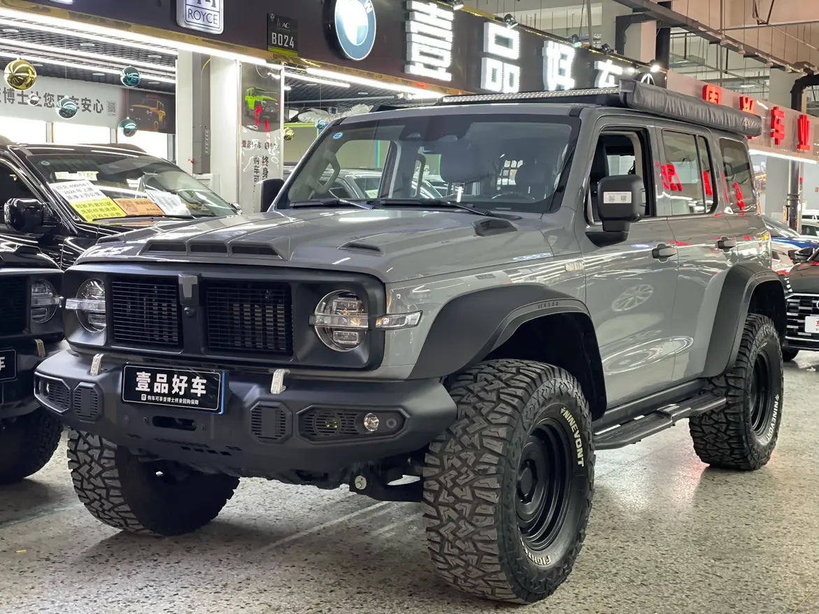 Tank 300  из Китая