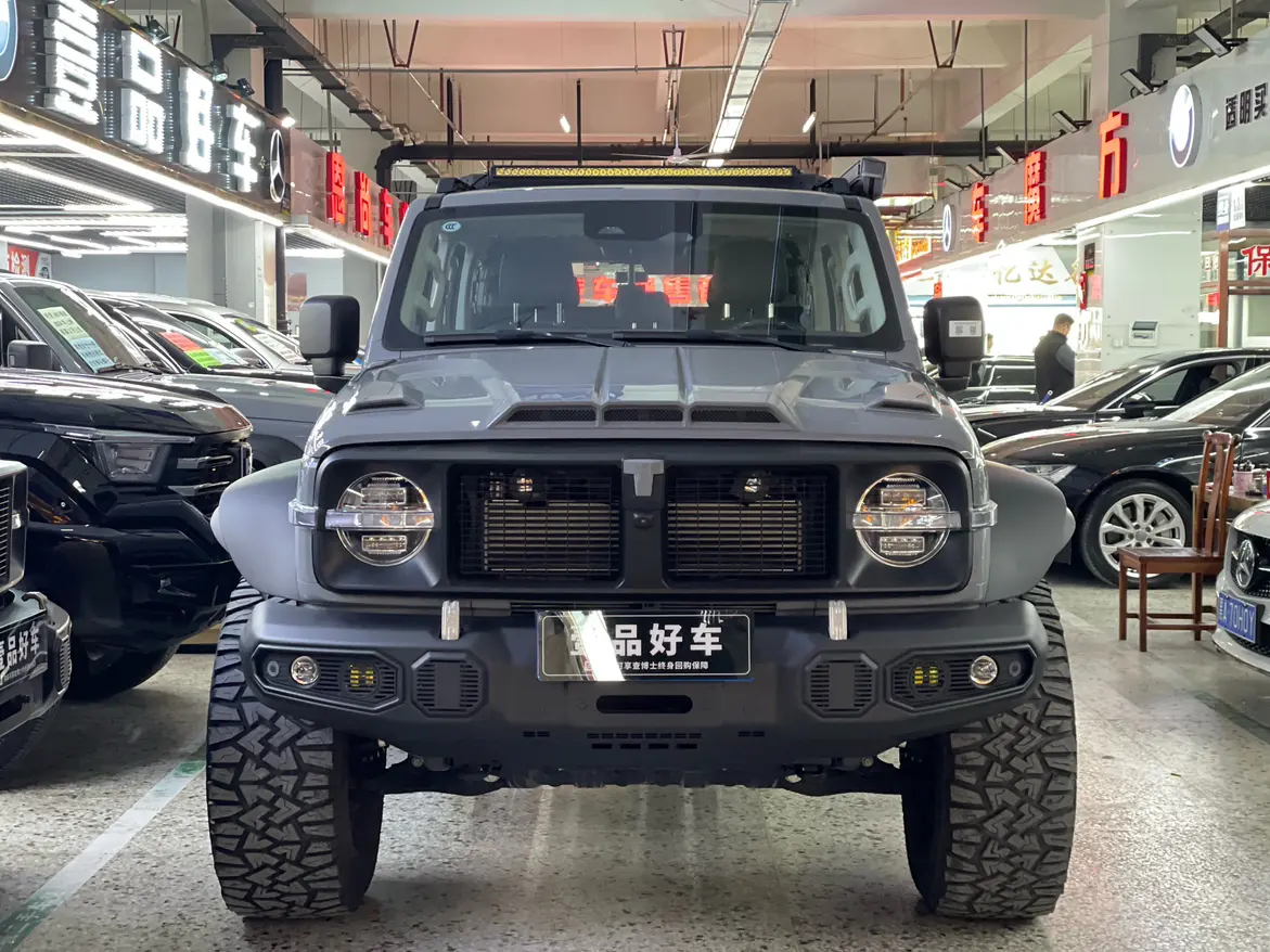 Tank 300  из Китая