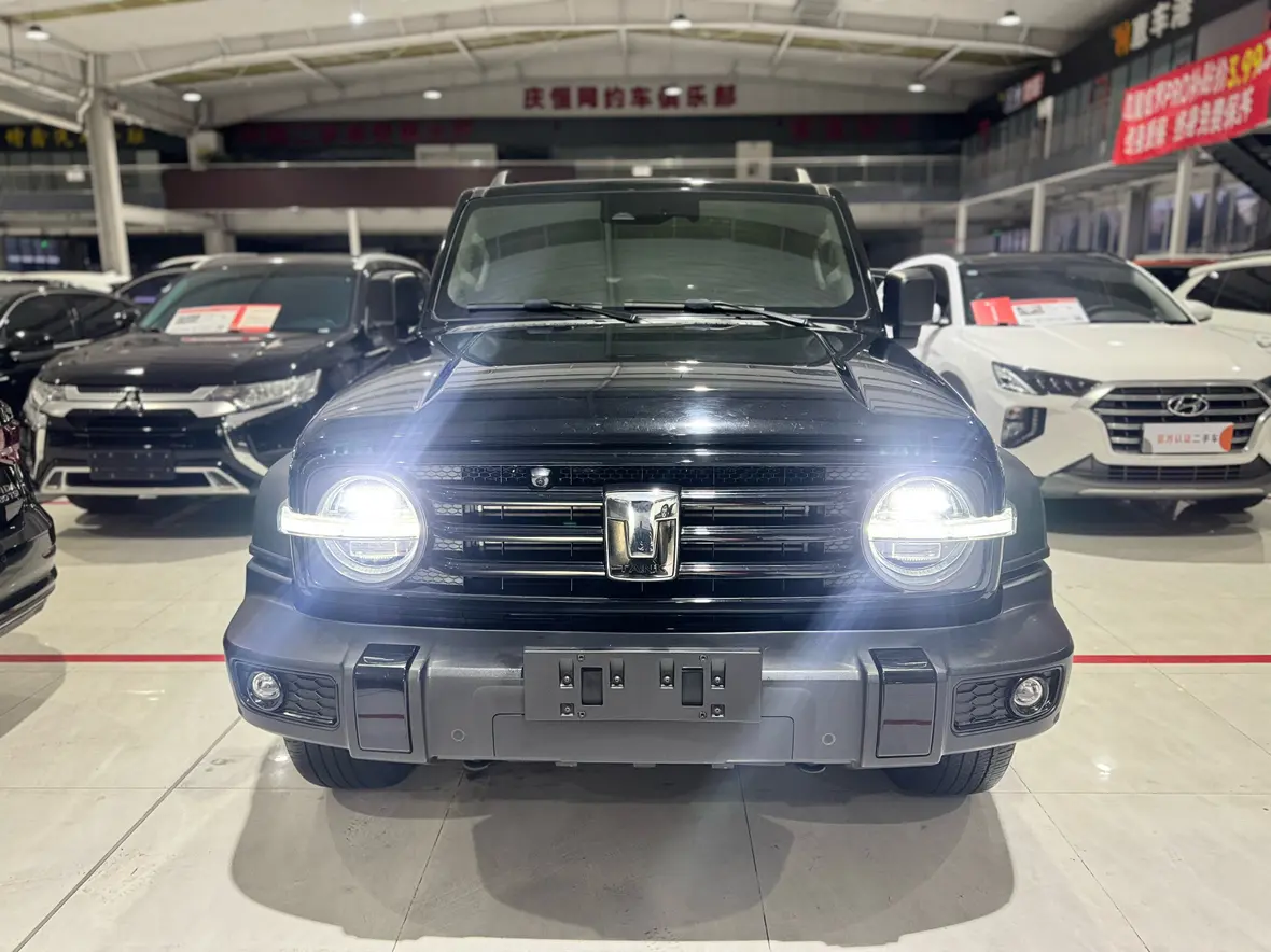 Tank 300  из Китая