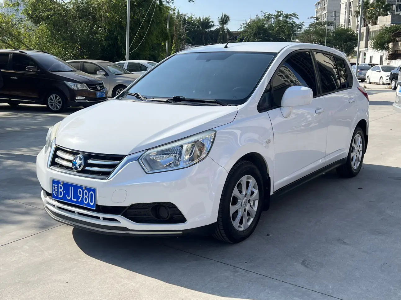 Kai Chen Venucia R50  из Китая