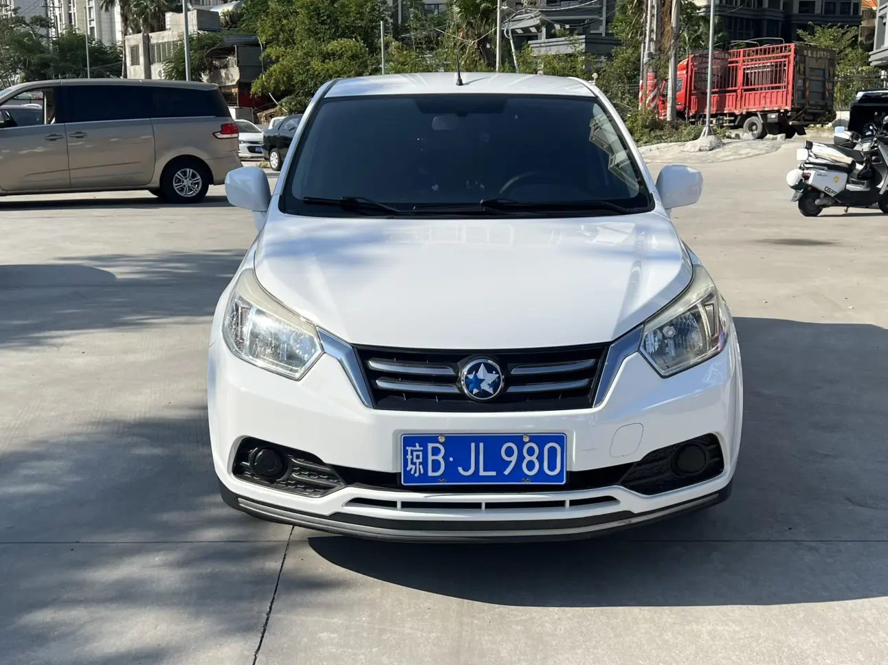 Kai Chen Venucia R50  из Китая