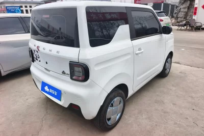 Geely panda
