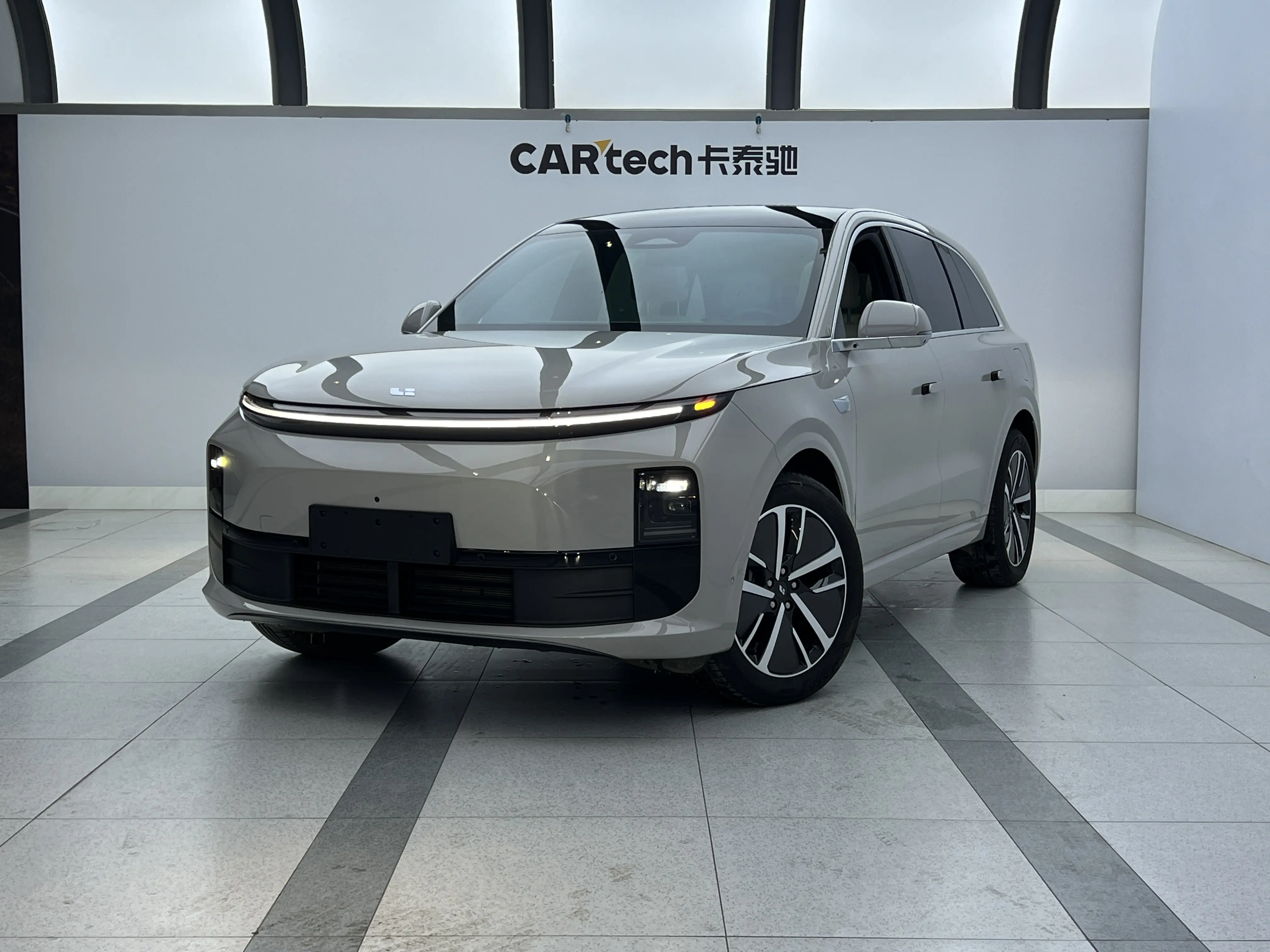 Li L6 (Ideal L6)  из Китая