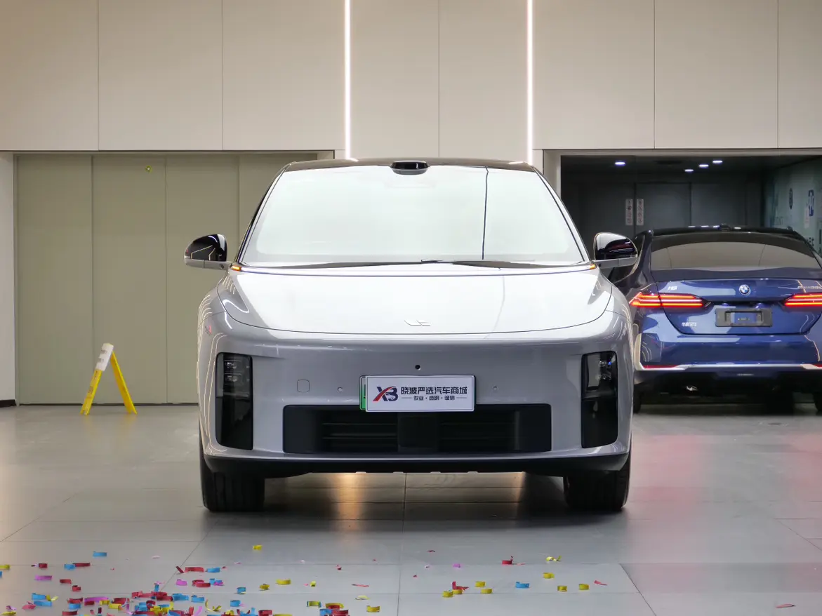 Li Ideal i6  из Китая