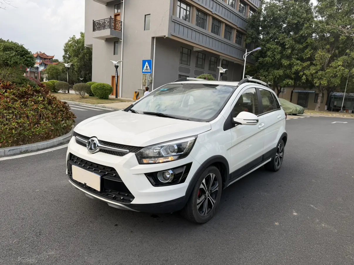 BAIC Shenbao X25  из Китая