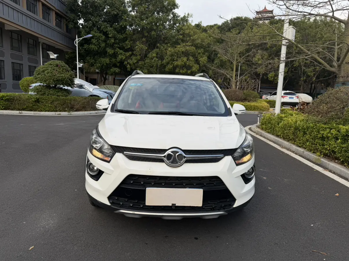 BAIC Shenbao X25  из Китая