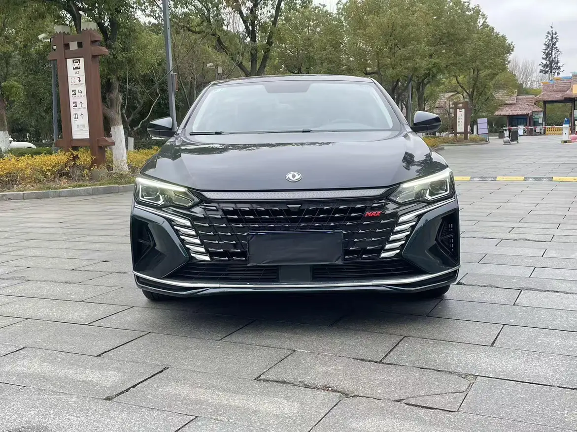 Dongfeng Yixuan MAX  из Китая