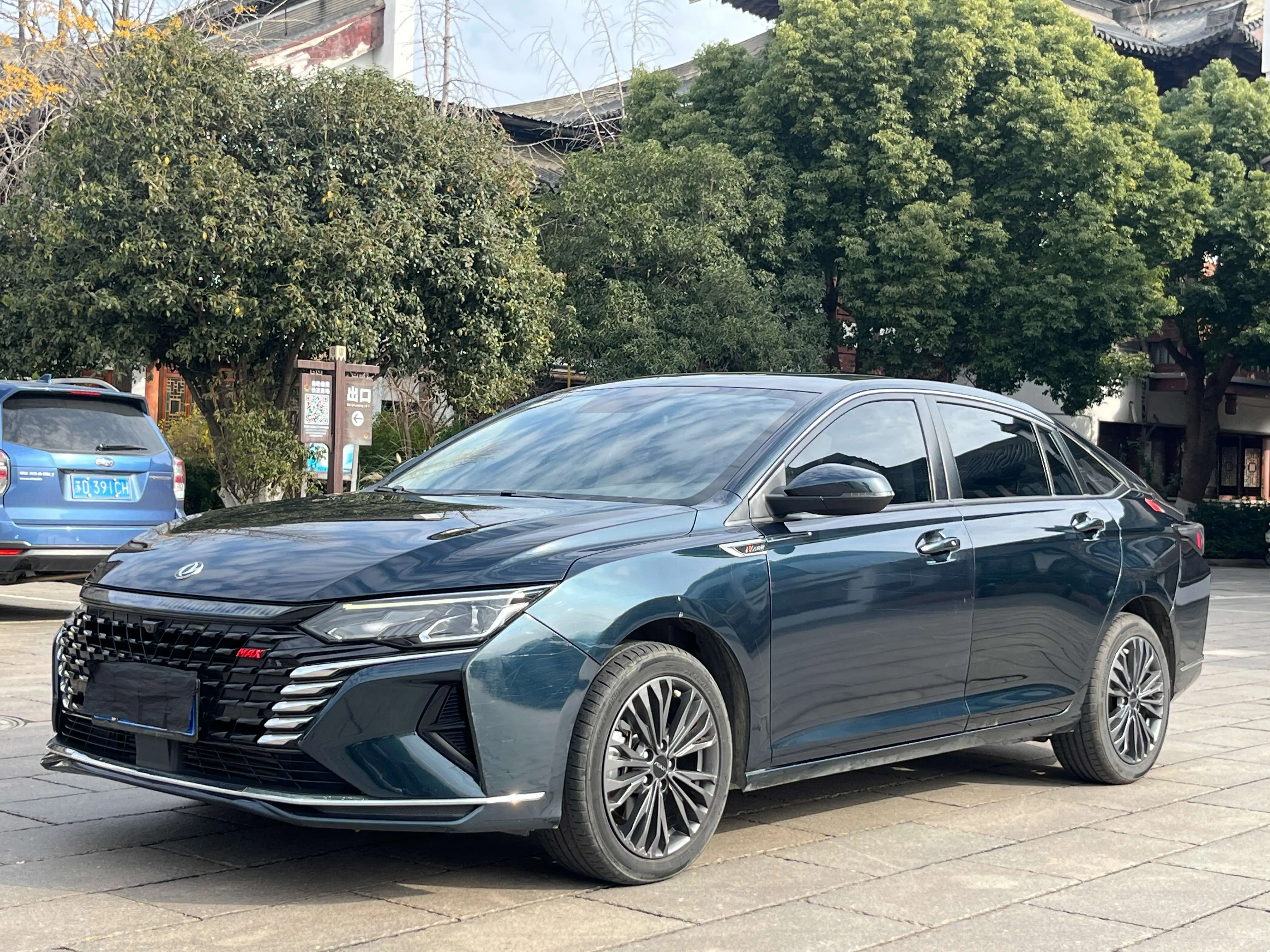 Dongfeng Yixuan MAX  из Китая