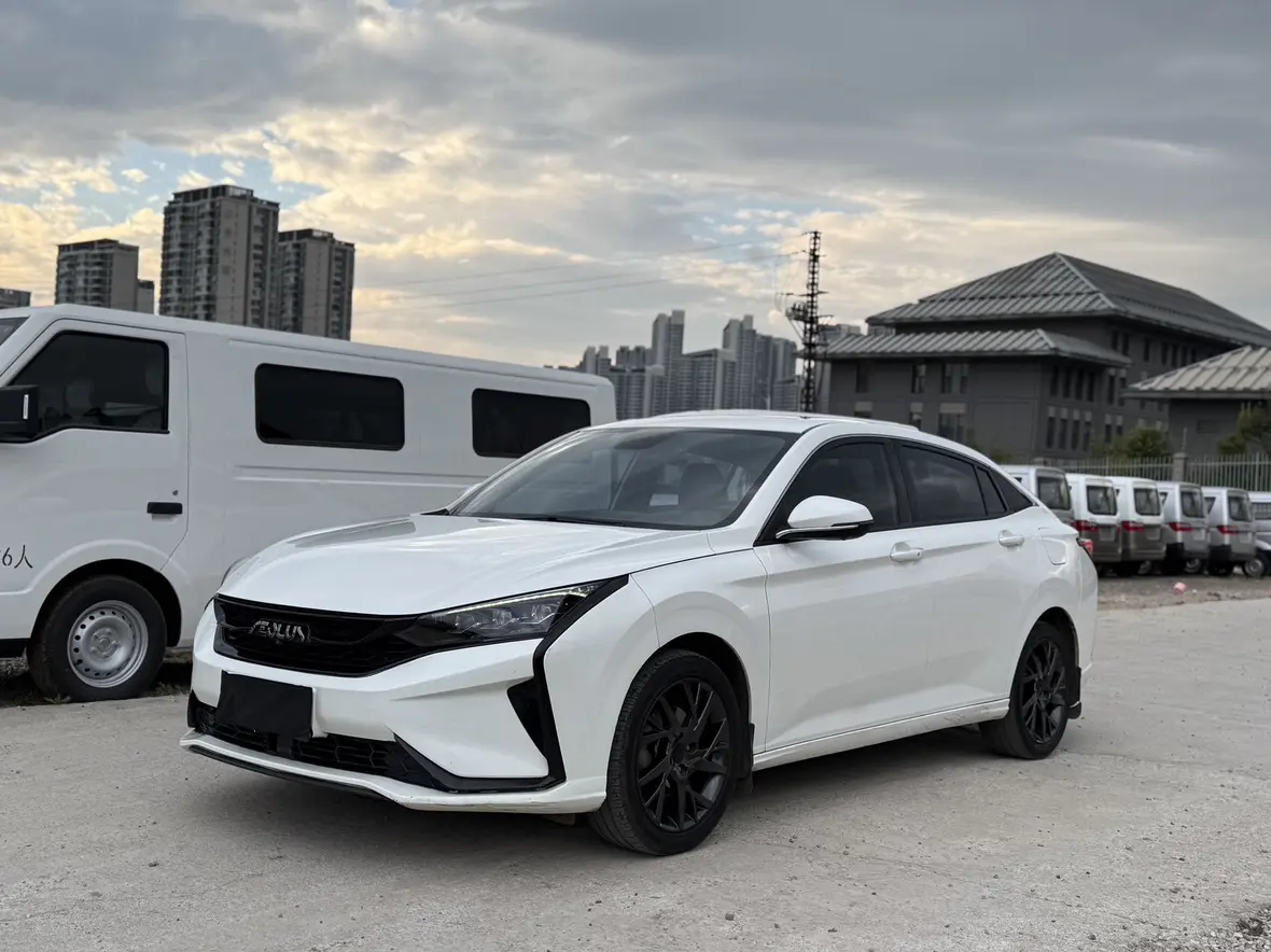 Dongfeng Yixuan  из Китая