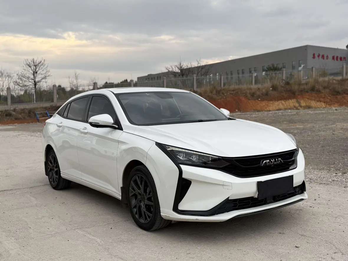 Dongfeng Yixuan  из Китая