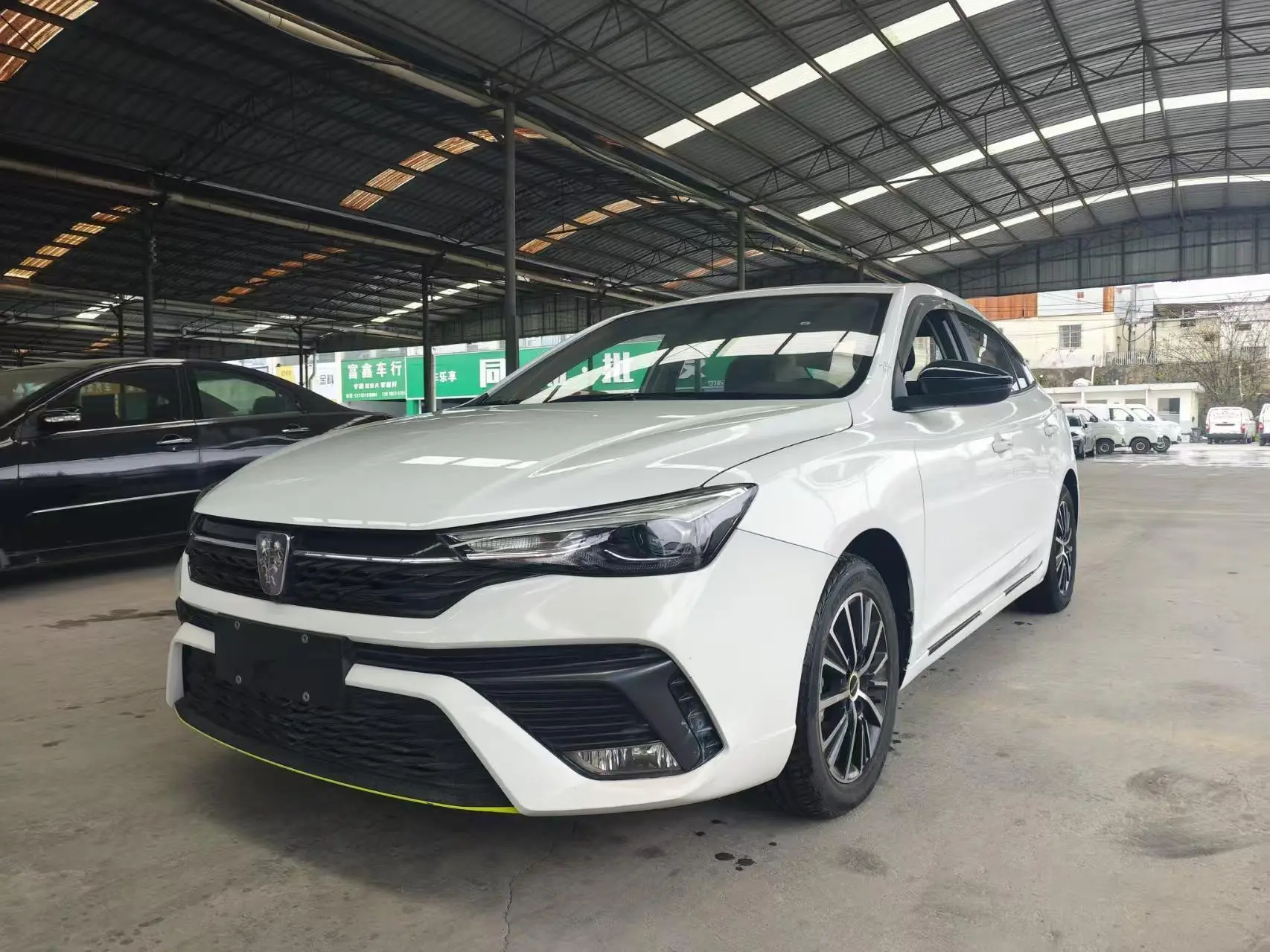 Roewe i5  из Китая