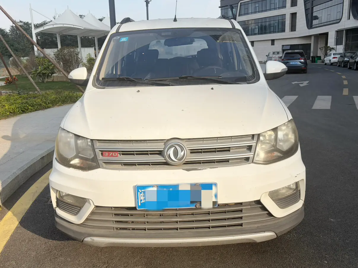 Dongfeng Fengon 370  из Китая