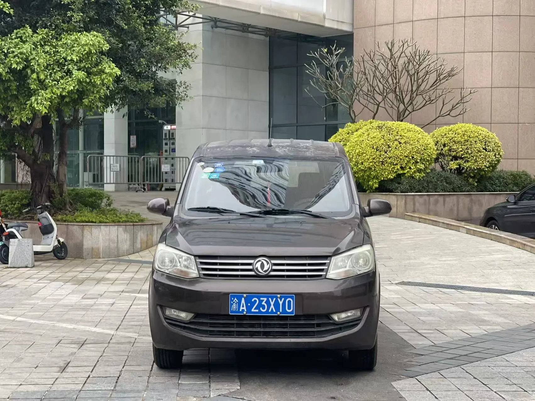 Dongfeng Fengon 330  из Китая