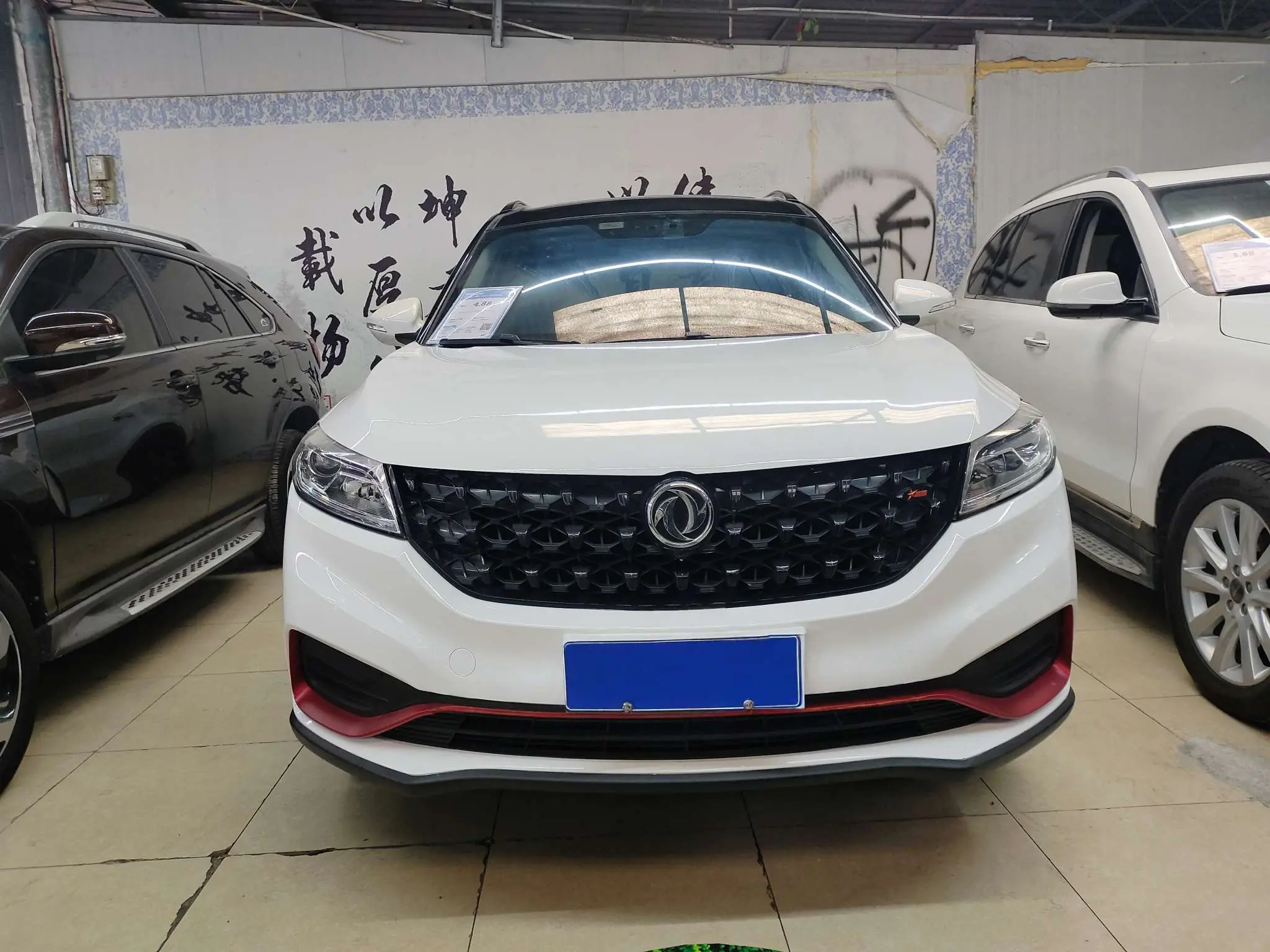 Dongfeng Fengon 580  из Китая
