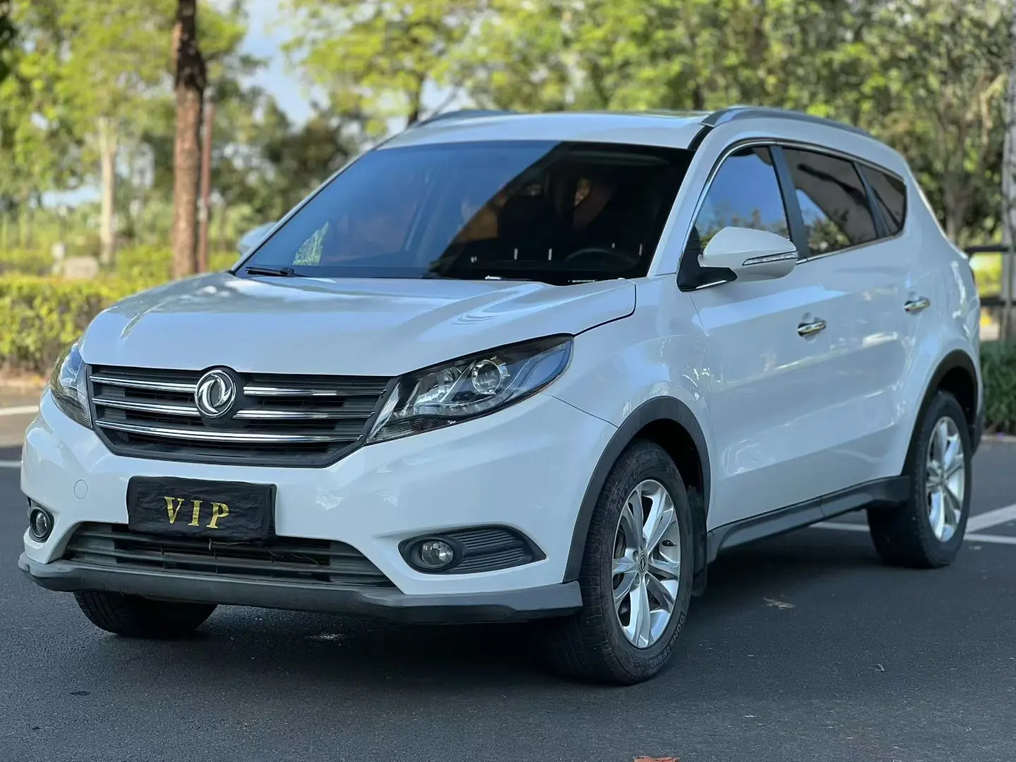 Dongfeng Fengon 580  из Китая